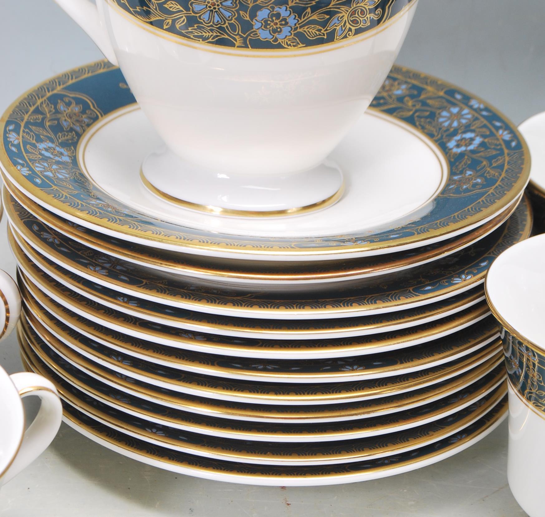 COLLECTION OF LATE 20TH CENTORUY ROYAL DOULTON FINE BONE CHINA DINNER SERVICE - Image 7 of 8