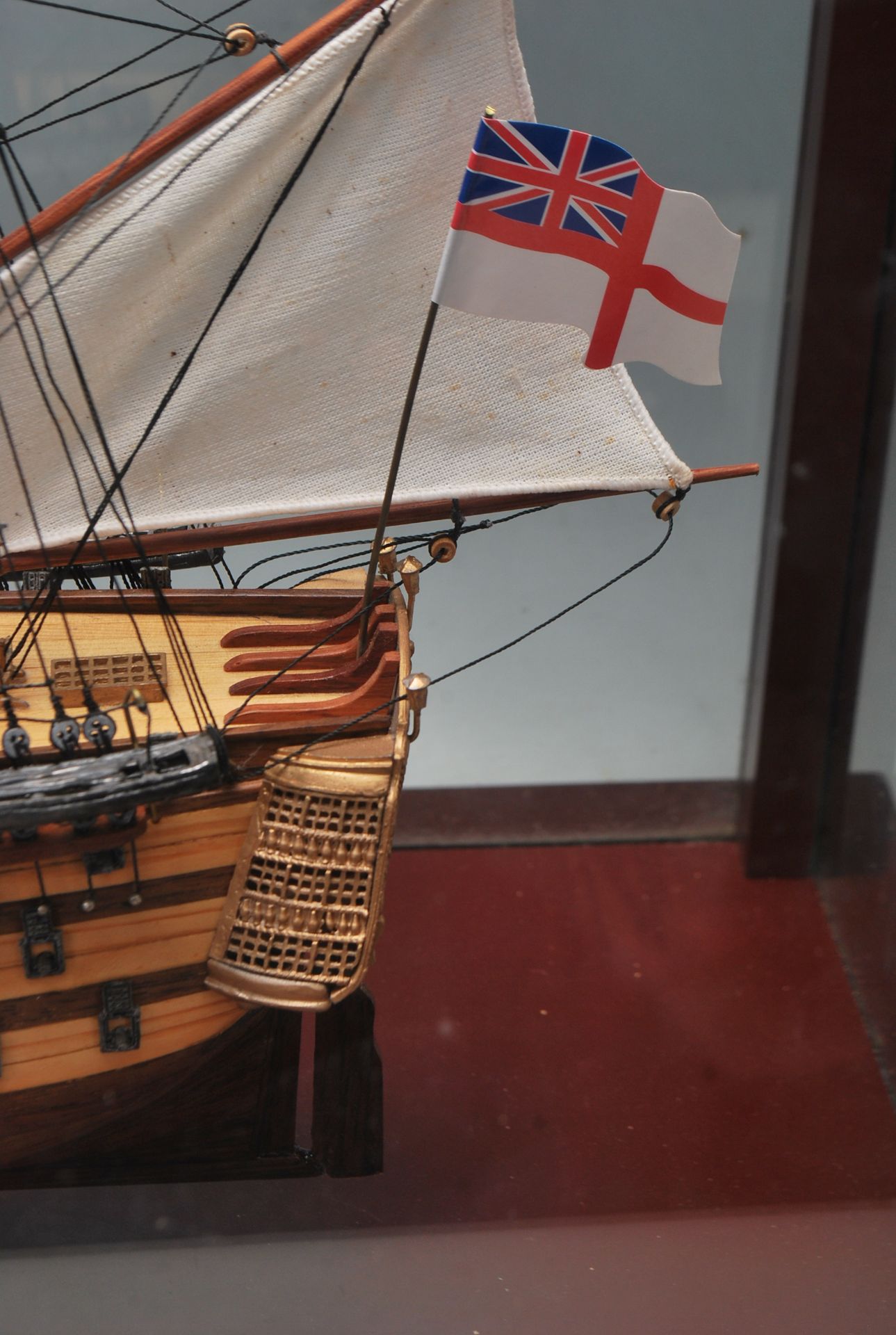 VINTAGE CASED 20TH CENTURY MODEL SHIP - Image 5 of 9