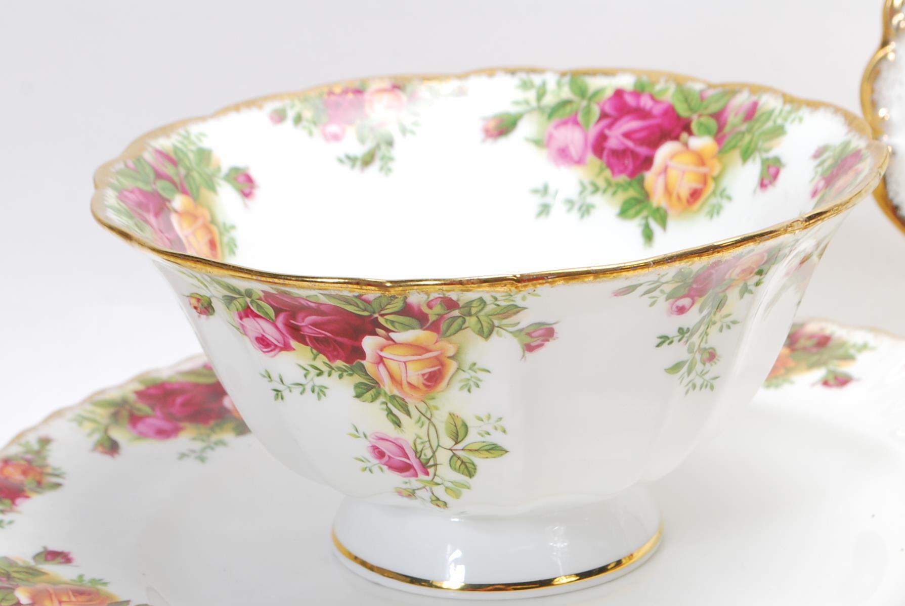 COLLECTION OF ROYAL ALBERT OLD COUNTRY ROSES CHINA - Image 3 of 9