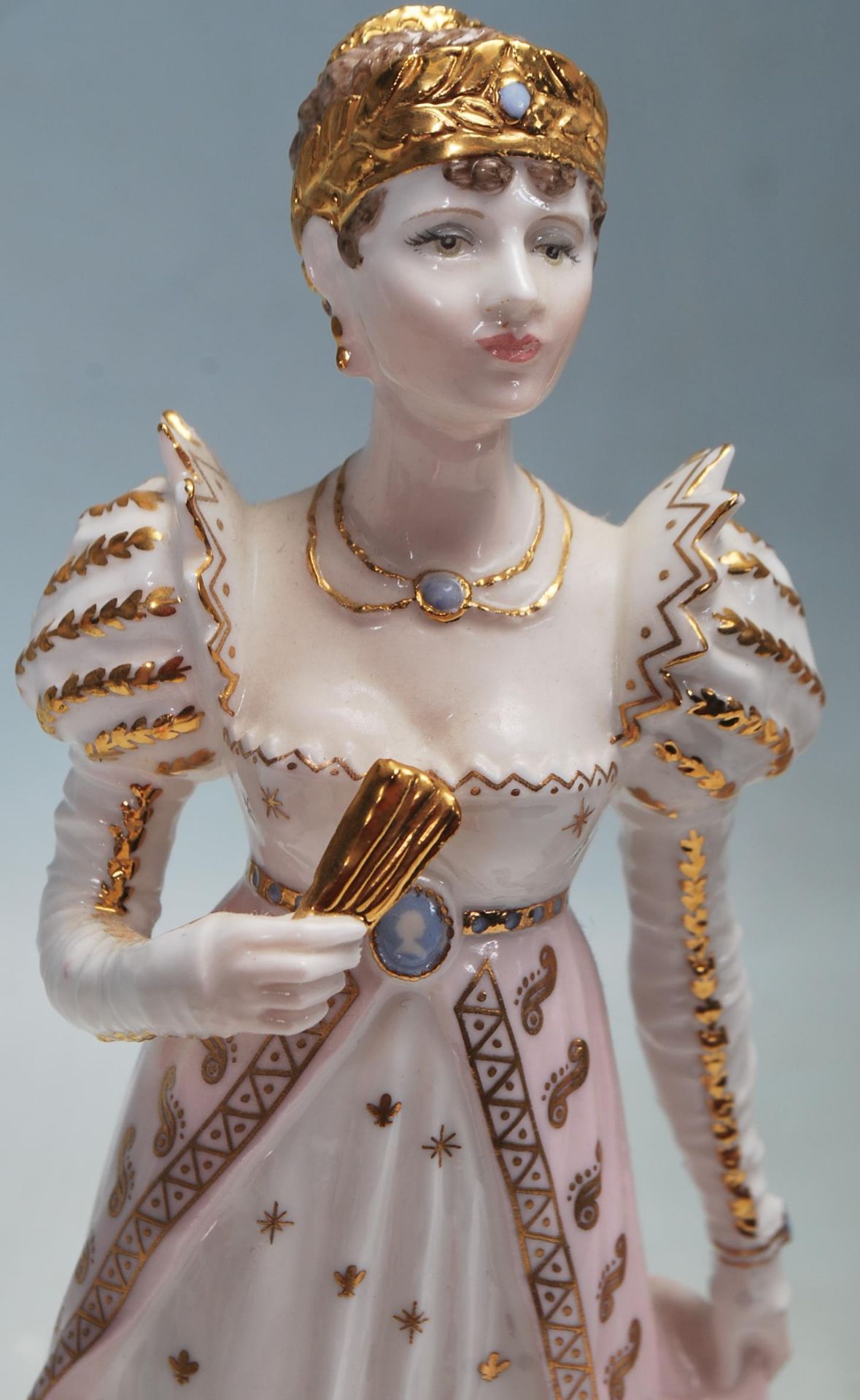 THREE COALPORT LIMITED EDITION CERAMIC FIGURINES - MRS FITZHERBERT - MADAME DE POMPADOUR - Bild 6 aus 10