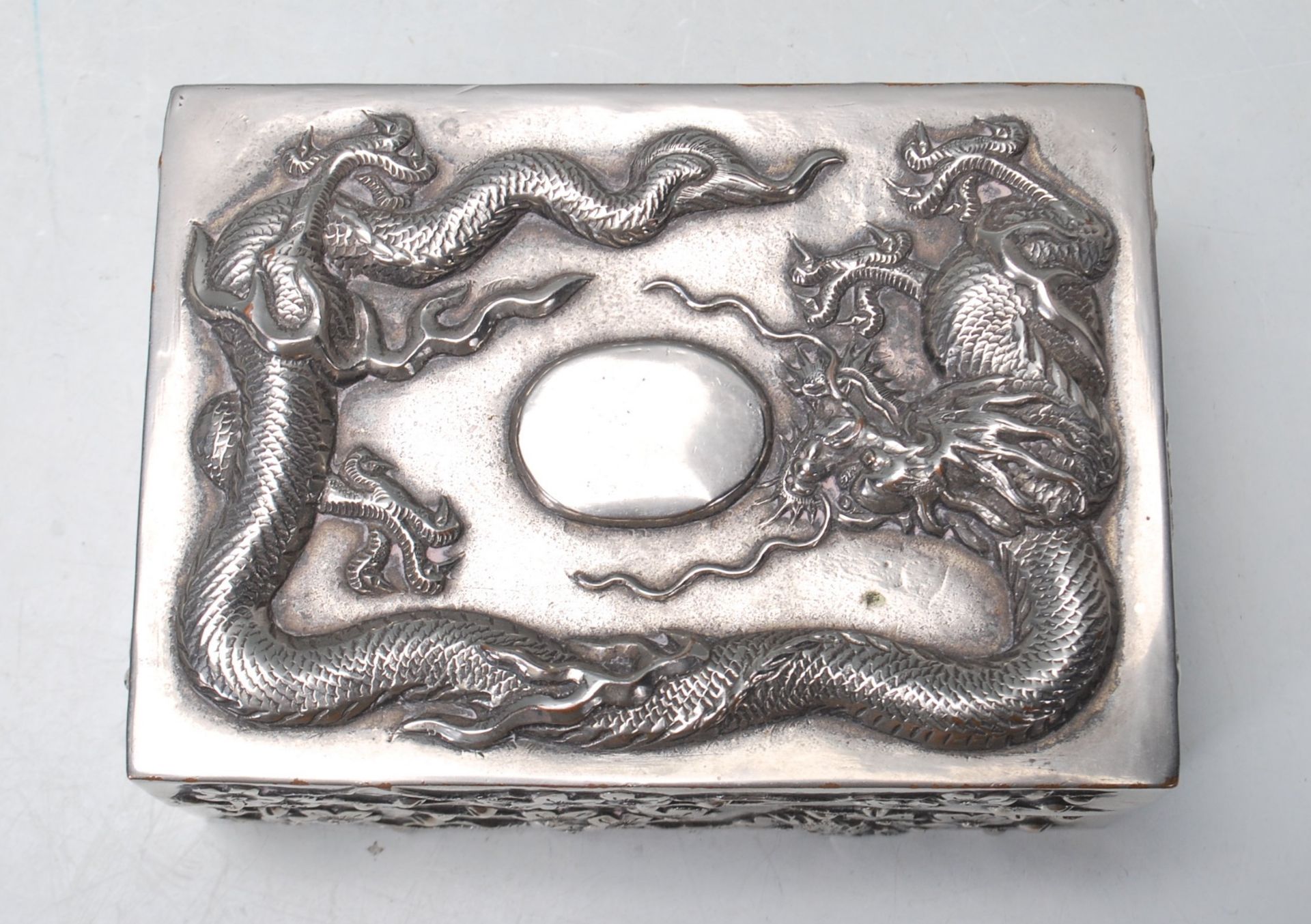 ANTIQUE CHINESE ORIENTAL WHITE METAL BOX / CIGARETTE BOX - Image 2 of 5