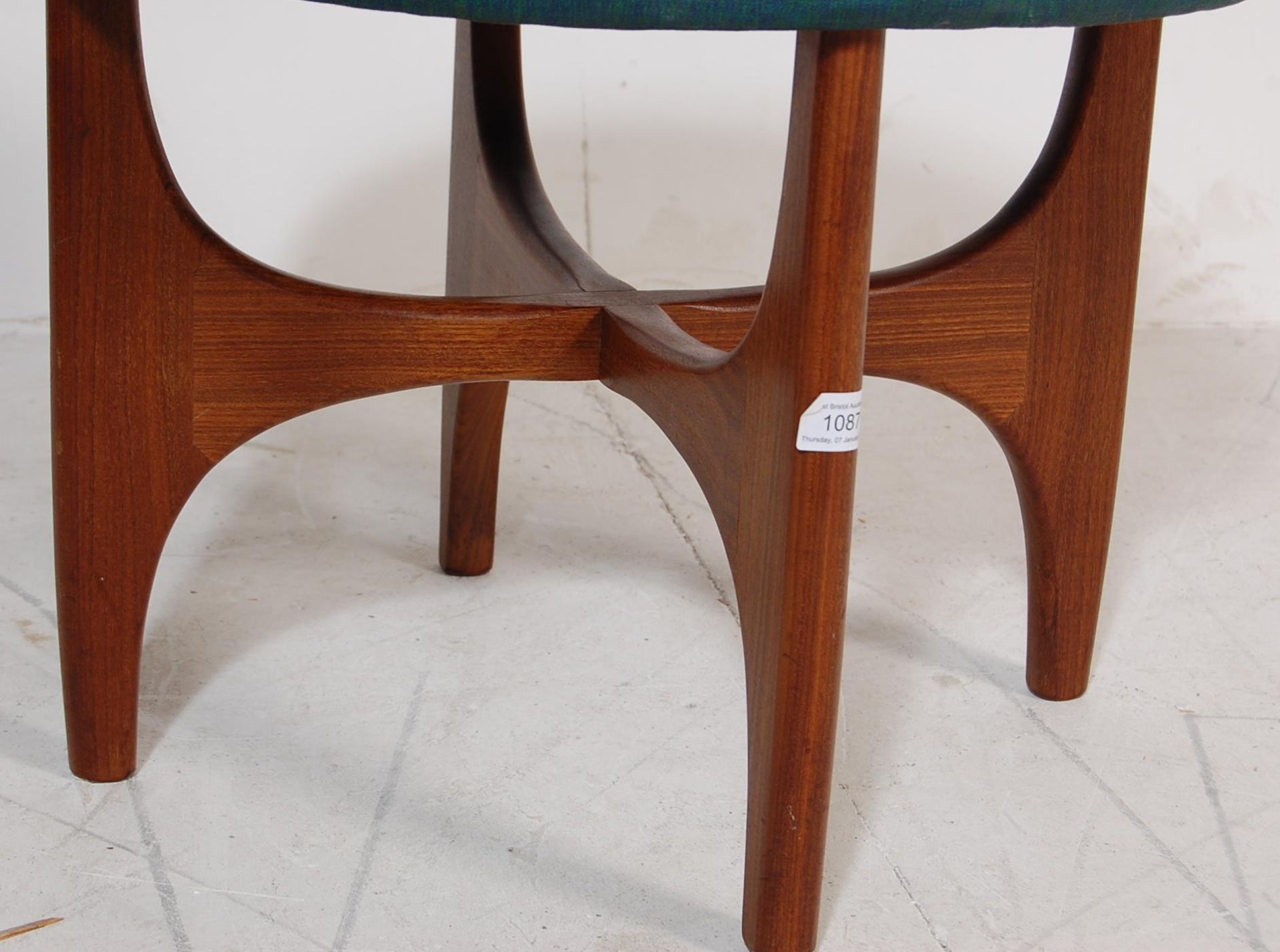 RETRO 1960’S G PLAN DRESSING TABLE STOOL WITH CIRCULAR SEAT - Image 4 of 4