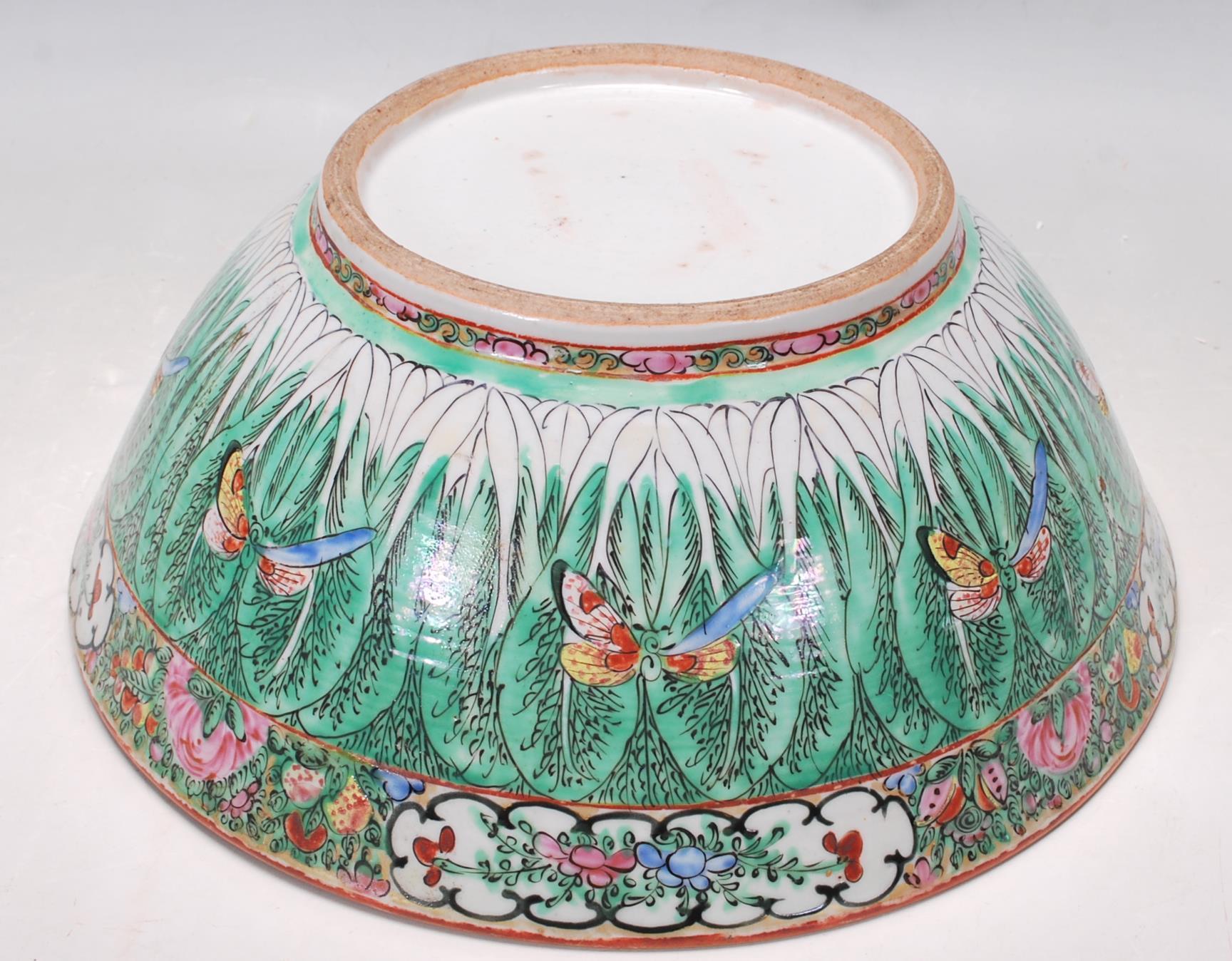 19TH CENTURY CHINESE ORIENTAL CENTRE PIECE BOWL - Image 7 of 11