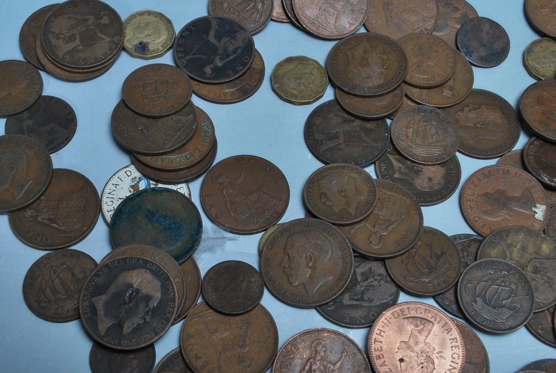 LARGE COLLECTION OF 19TH AND 20TH CENTURY COINS - Image 2 of 18