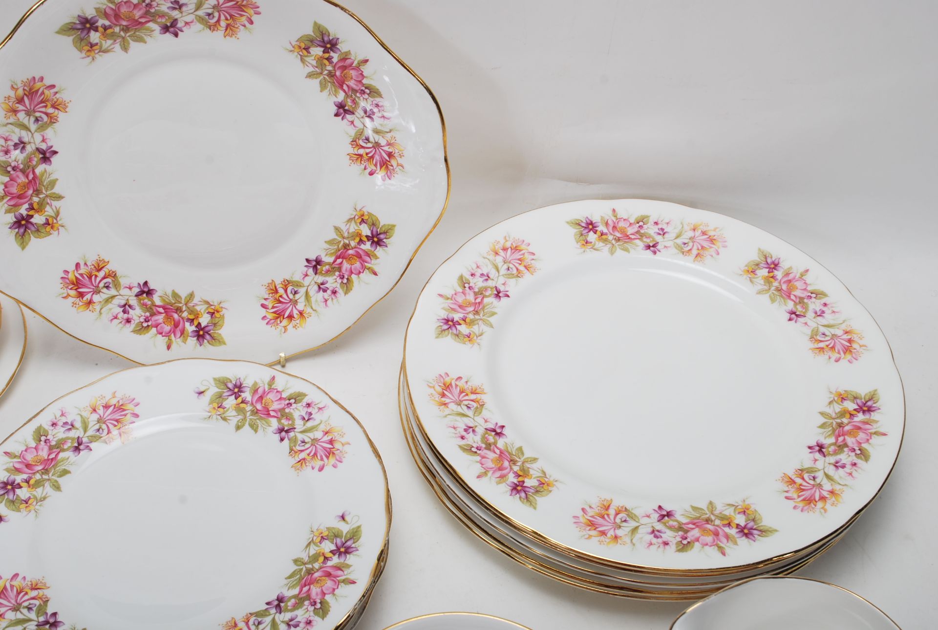 COLCLOUGH WAYSIDE PATTERN DINNER SERVICE - Image 6 of 12