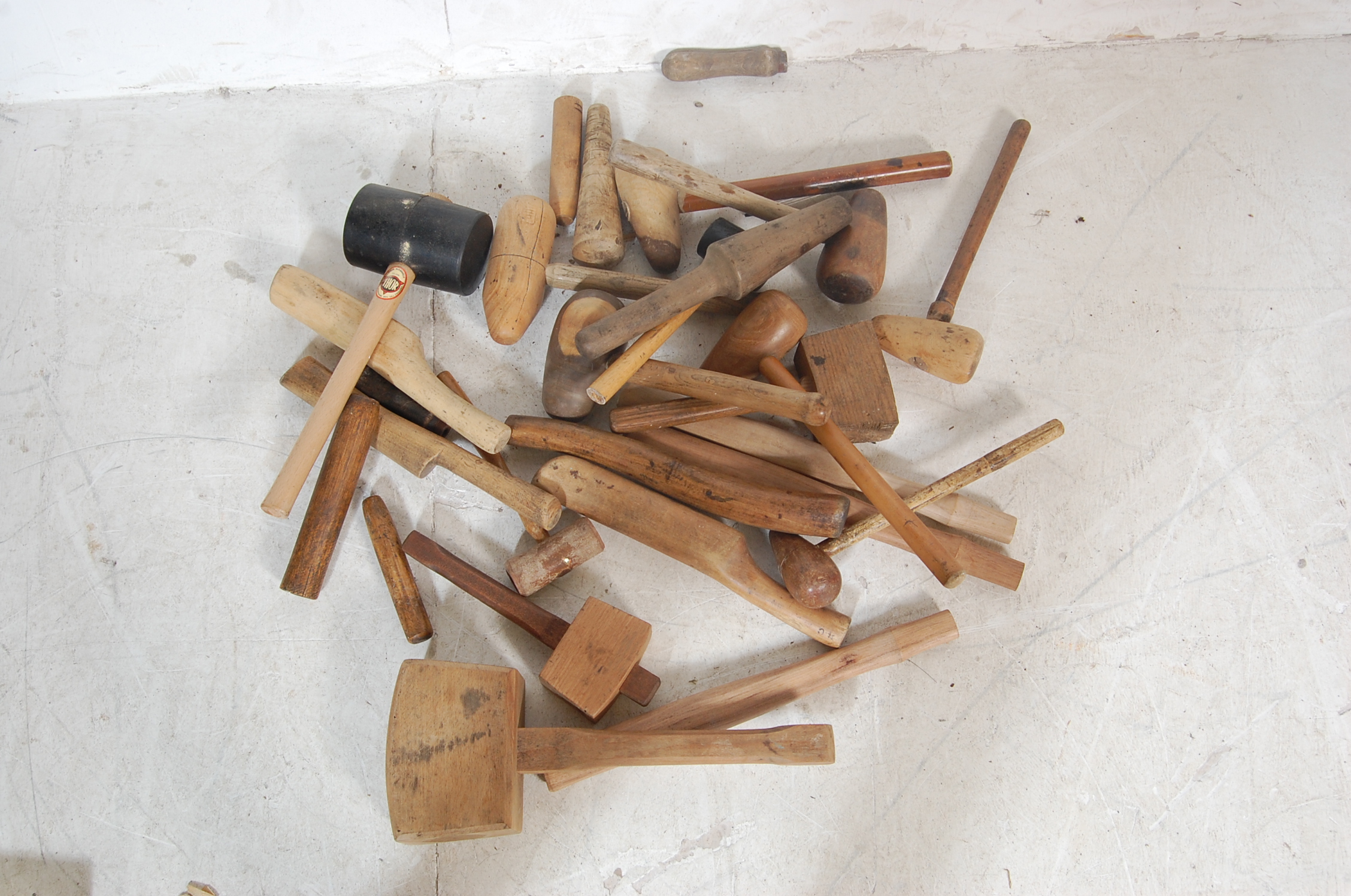 LARGE QUANTITY OF VINTAGE WOODWORKING TOOLS - Image 9 of 23