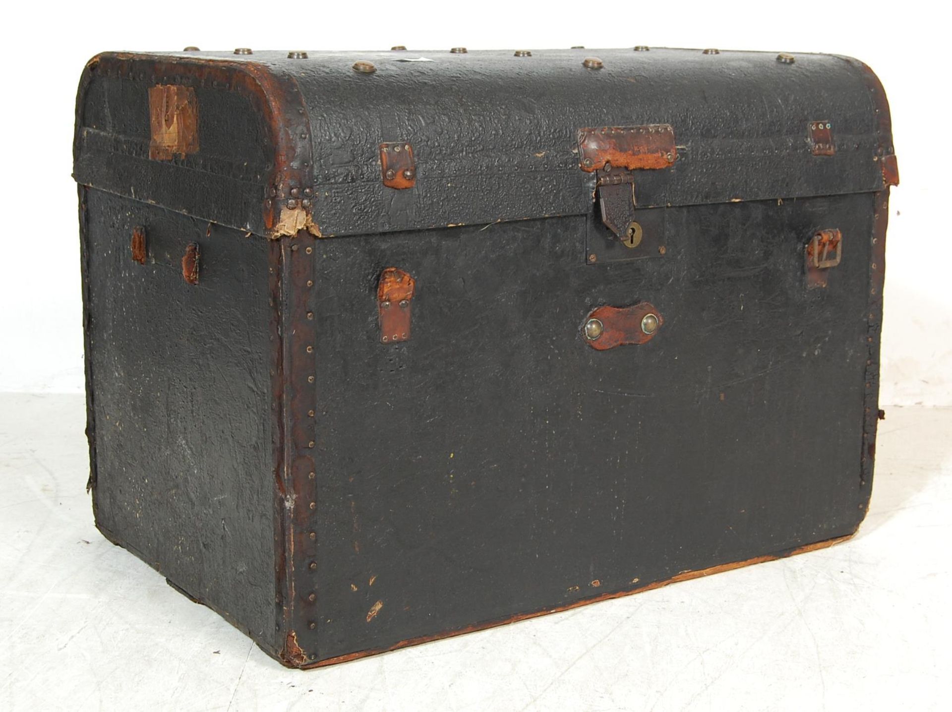 VICTORIAN CANVAS AND WOODEN BOUND STEAMER TRUNK