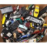 LARGE QUANTITY OF VINTAGE DIE CAST CARS