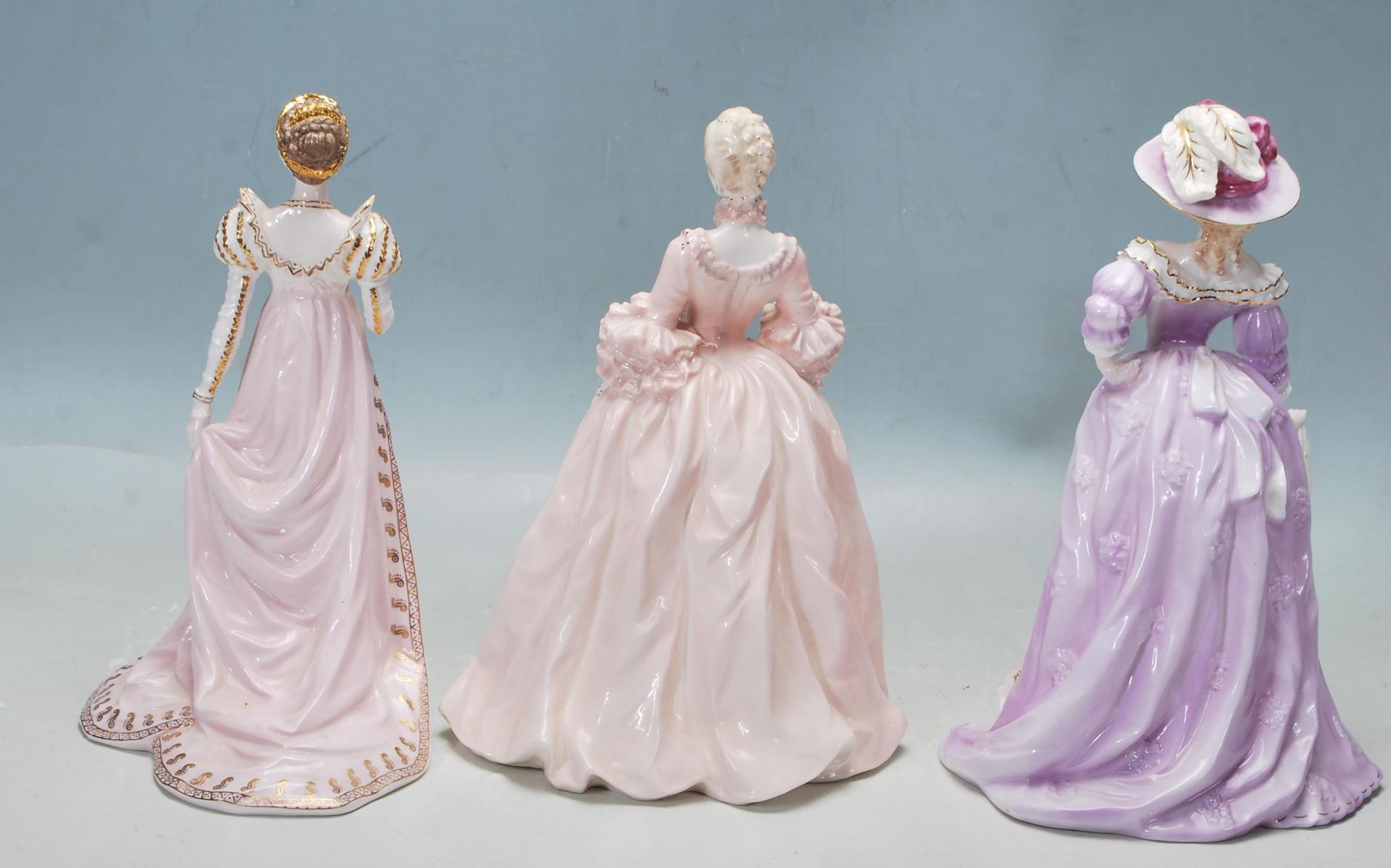 THREE COALPORT LIMITED EDITION CERAMIC FIGURINES - MRS FITZHERBERT - MADAME DE POMPADOUR - Bild 3 aus 10