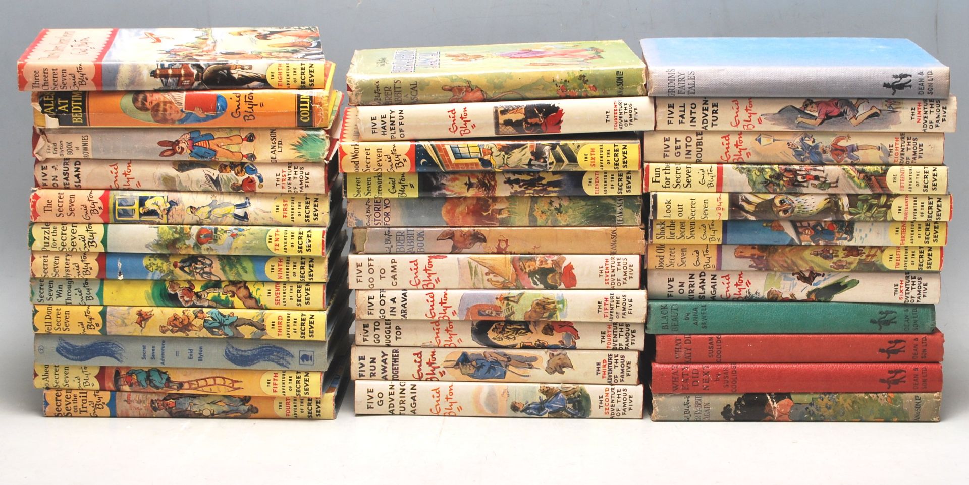 COLLECTION OF ENID BLYTON BOOKS & OTHERS