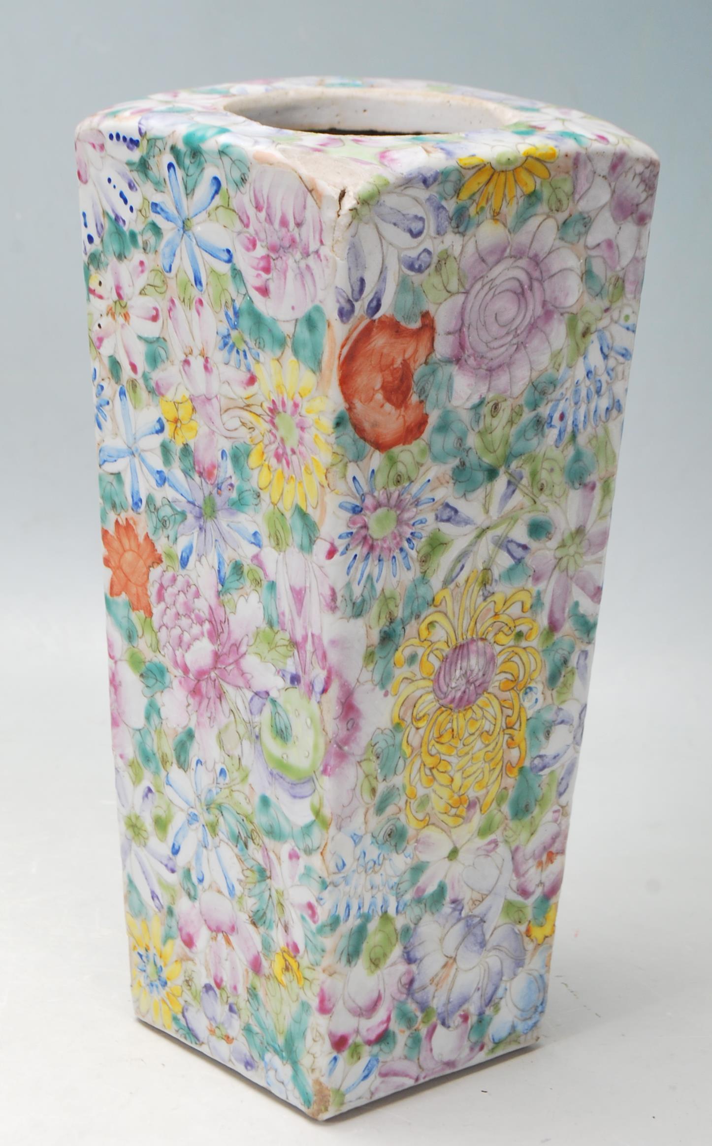 CHINESE 19TH CENTURY FAMILLE ROSE VASE - Image 7 of 7