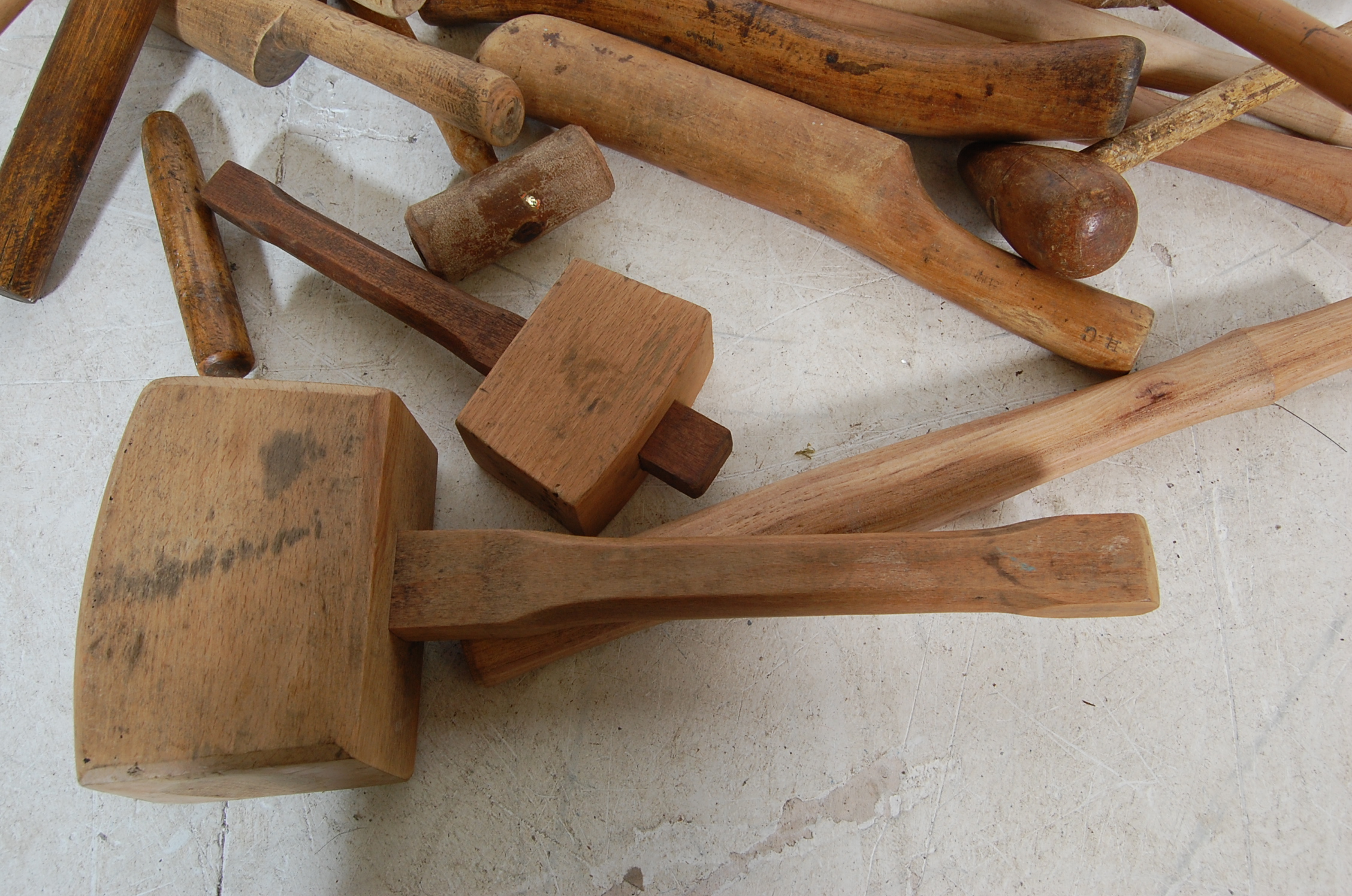 LARGE QUANTITY OF VINTAGE WOODWORKING TOOLS - Image 11 of 23