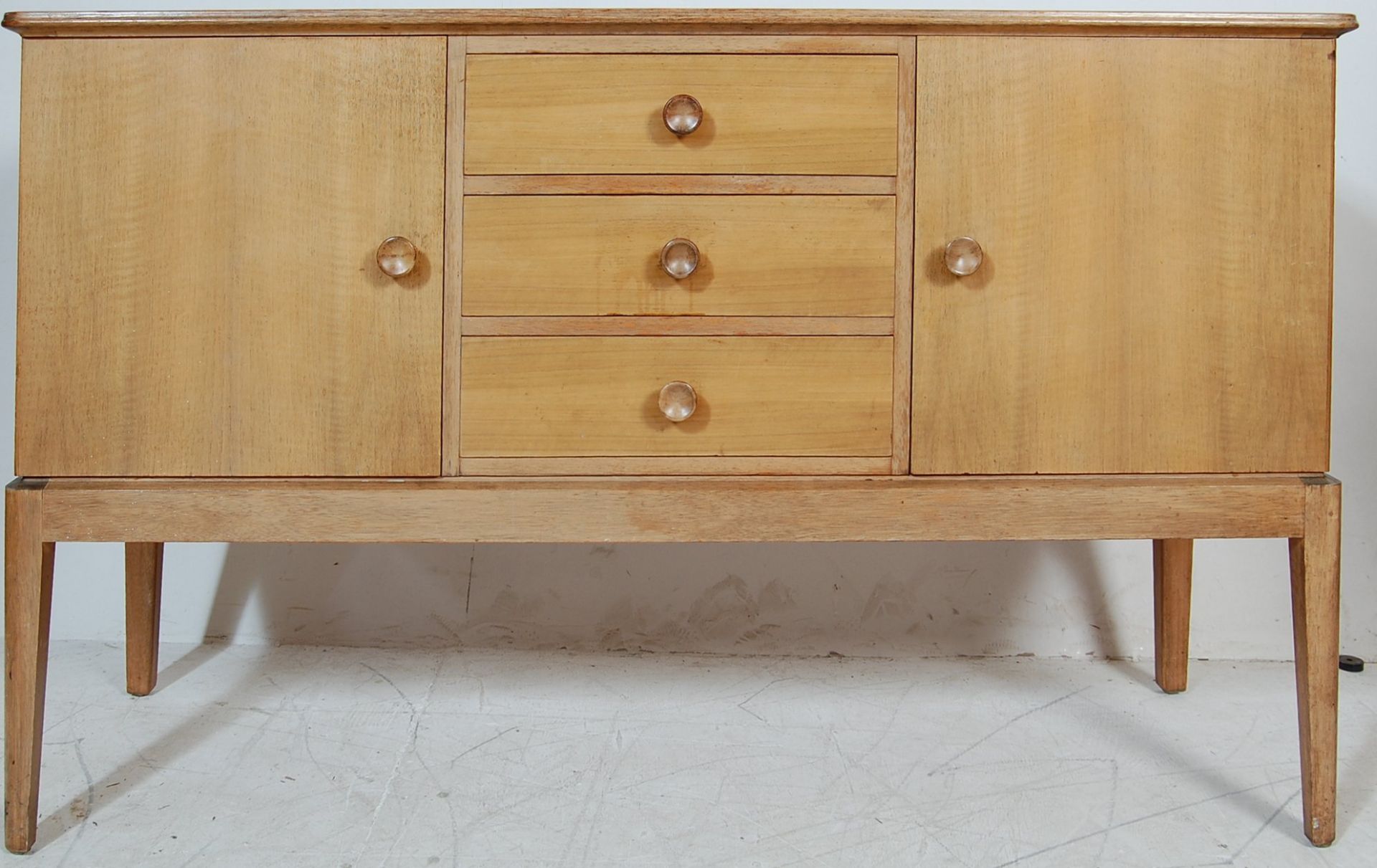 GORDON RUSSELL MID CENTURY WALNUT CREDENZA - Image 5 of 5