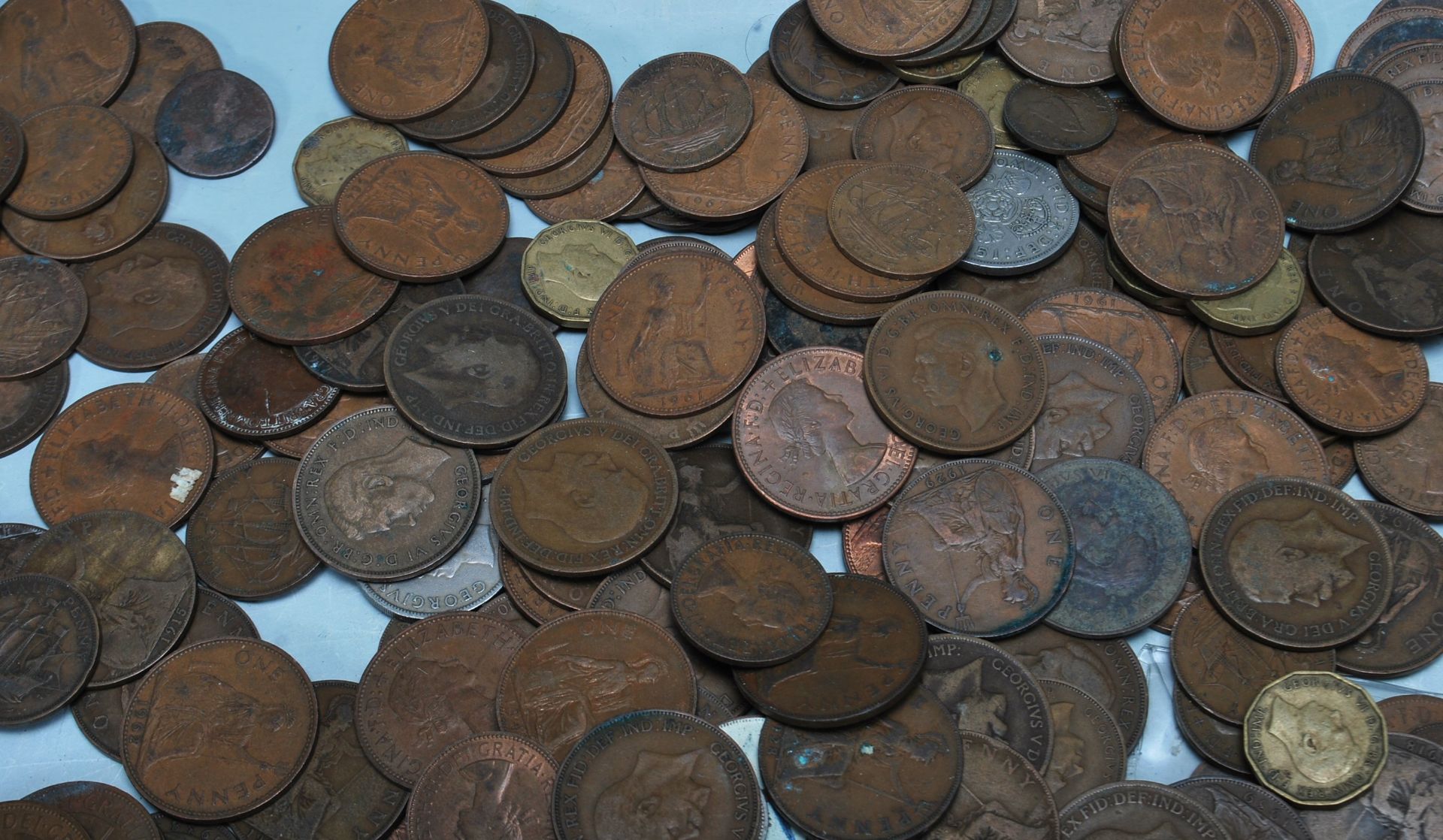 LARGE COLLECTION OF 19TH AND 20TH CENTURY COINS - Image 10 of 18