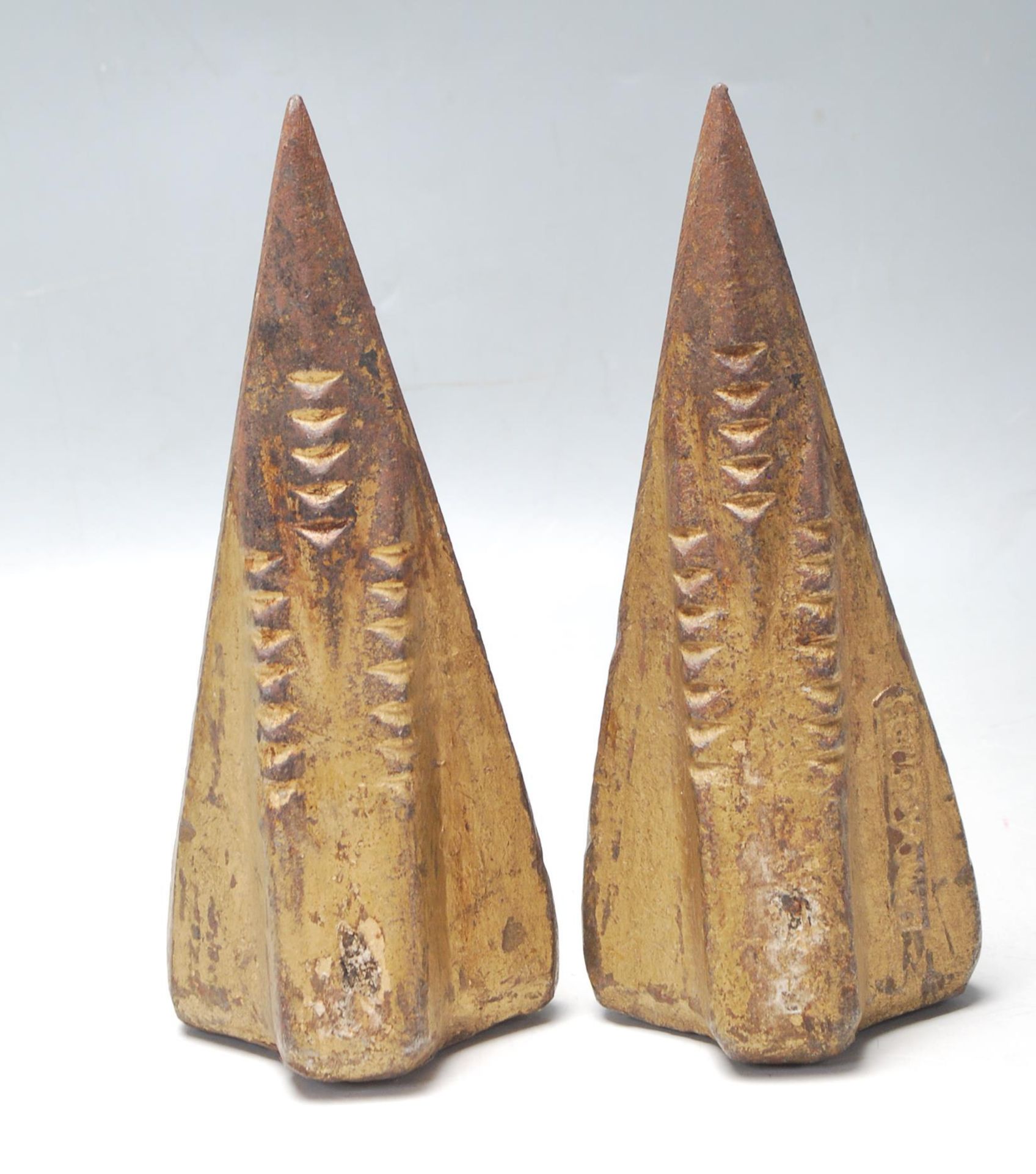 ANTIQUE METAL BRONZED WALL SPLITTERS - Image 4 of 6
