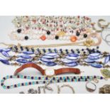 COLLECTION OF VINTAGE COSTUME JEWELLERY AND WATCHES