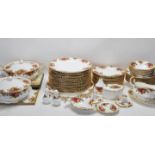 LARGE ROYAL ALBERT OLD CONTRY ROSES DINING SERVICE