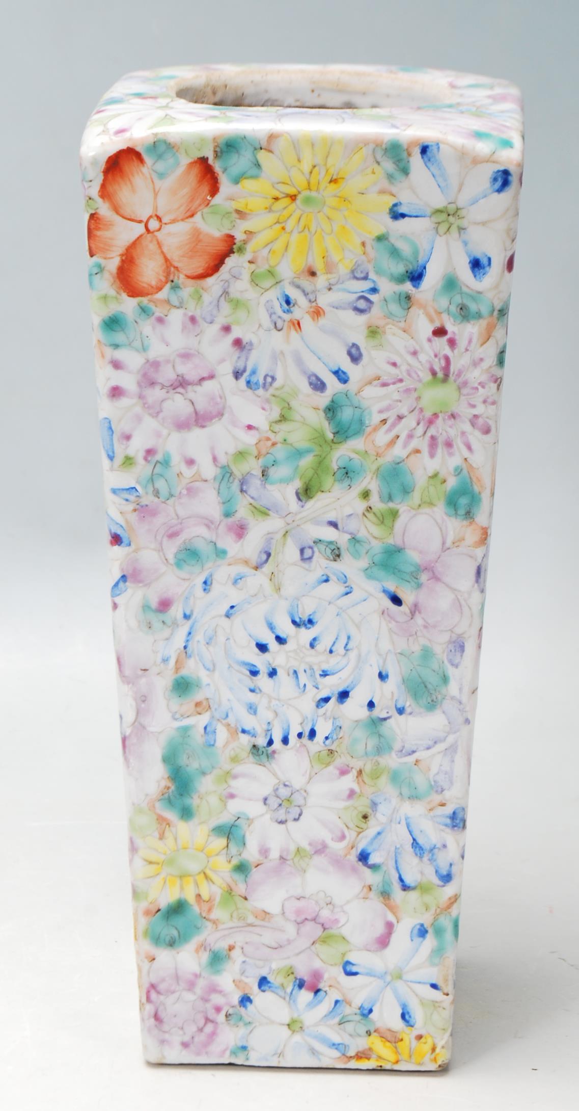 CHINESE 19TH CENTURY FAMILLE ROSE VASE - Image 3 of 7