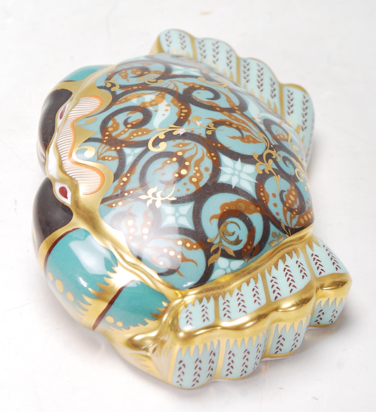 ROYAL CROWN DERBY PAPERWEIGHT IN A FORM OF A CROMER CRAB WITH GOLD STOPPER - Image 5 of 6