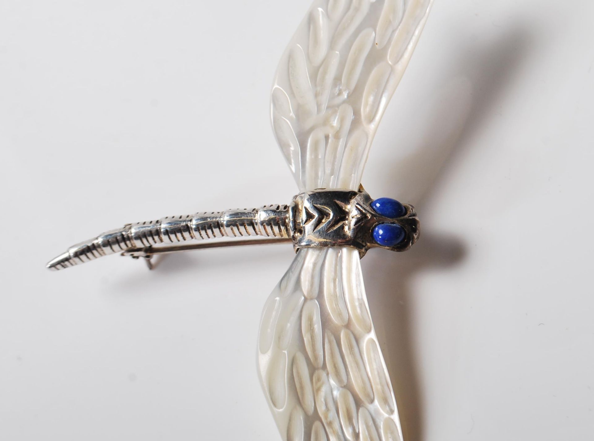 VINTAGE SILVER AND MOTHER OF PEARL DARGONFLY BROOCH - Image 2 of 6