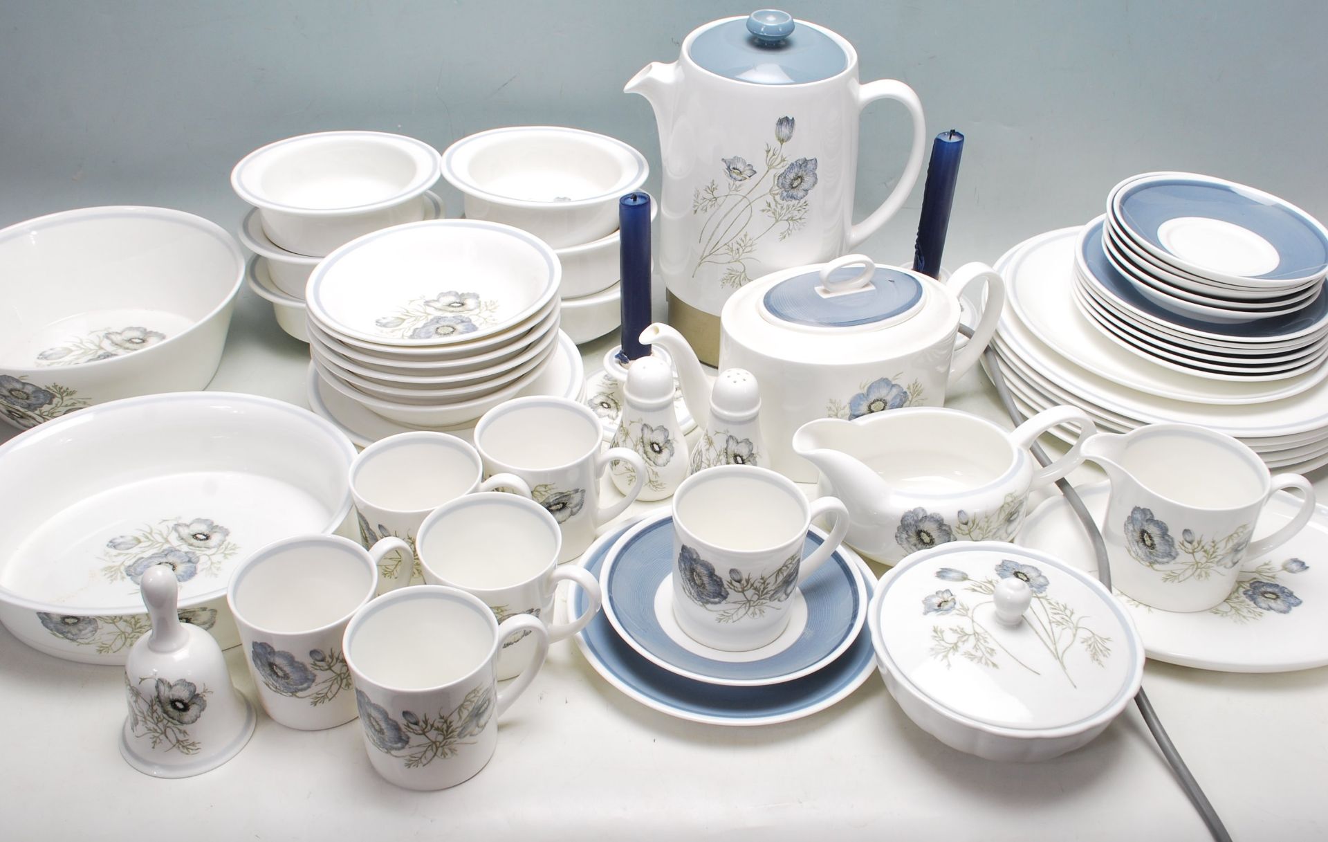 LARGE DINNER SERVICE BY WEDGWOOD - SUSIE COOPER DESIGN