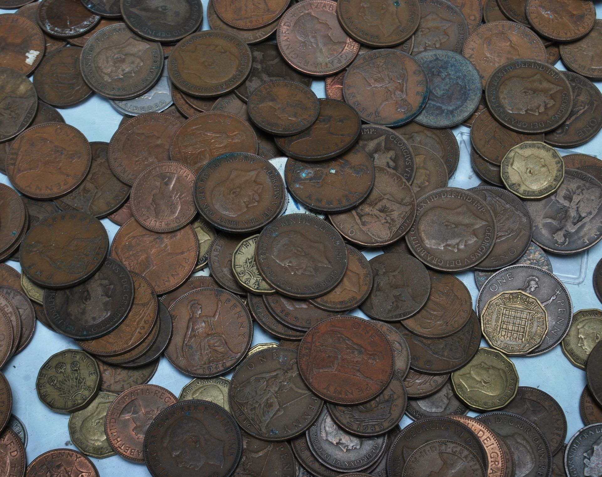 LARGE COLLECTION OF 19TH AND 20TH CENTURY COINS - Image 9 of 18