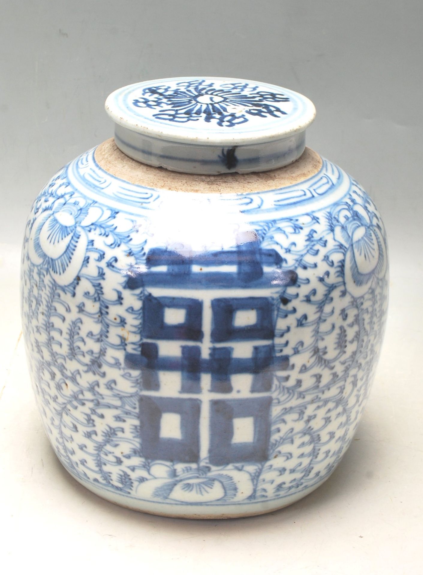 LATE 19TH CENTURY KANGXI CHINESE BLUE AND WHITE VASE