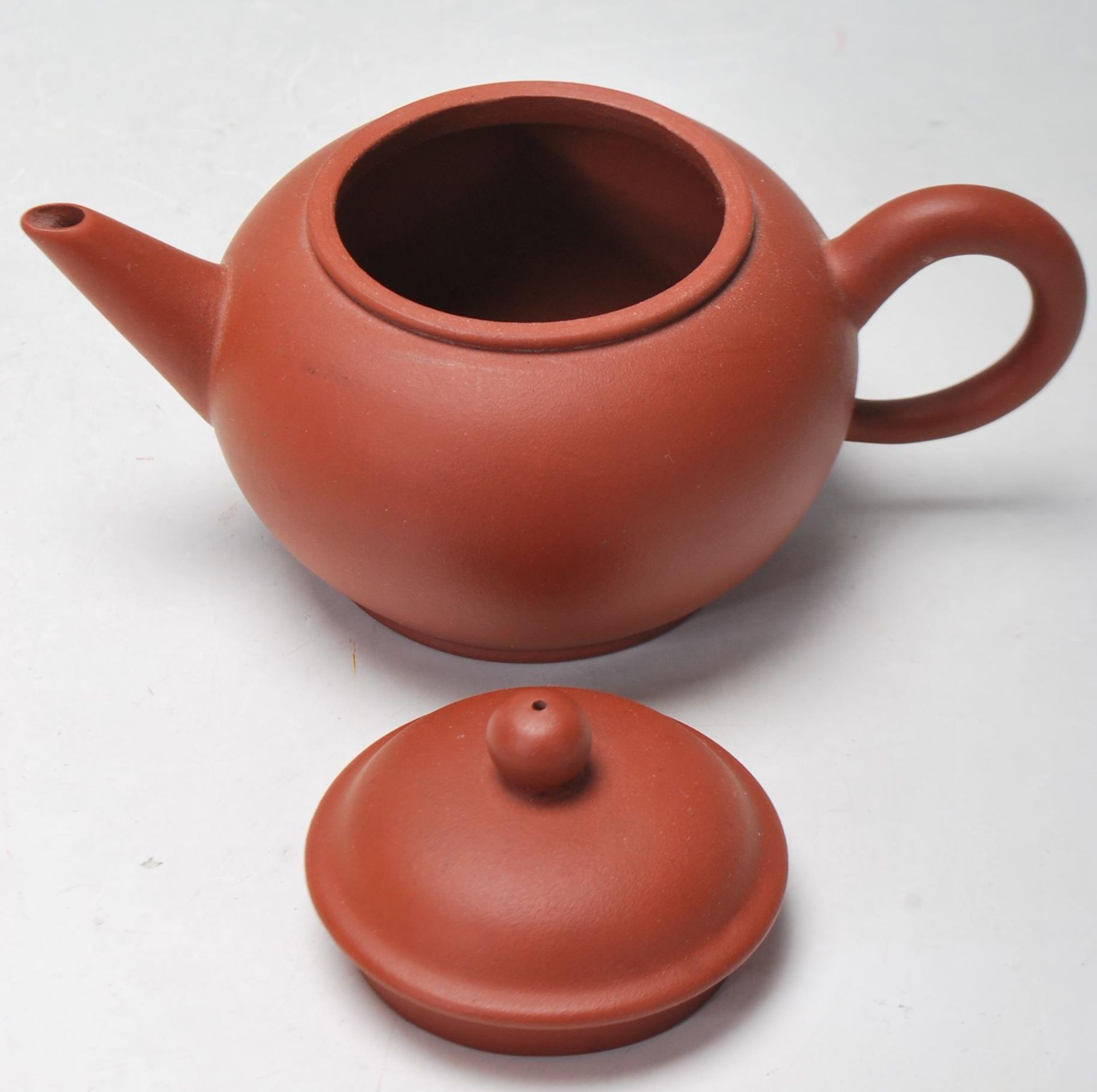 CHINESE YIXING RED CLAY SEAL MARKED TEAPOT - Image 4 of 5