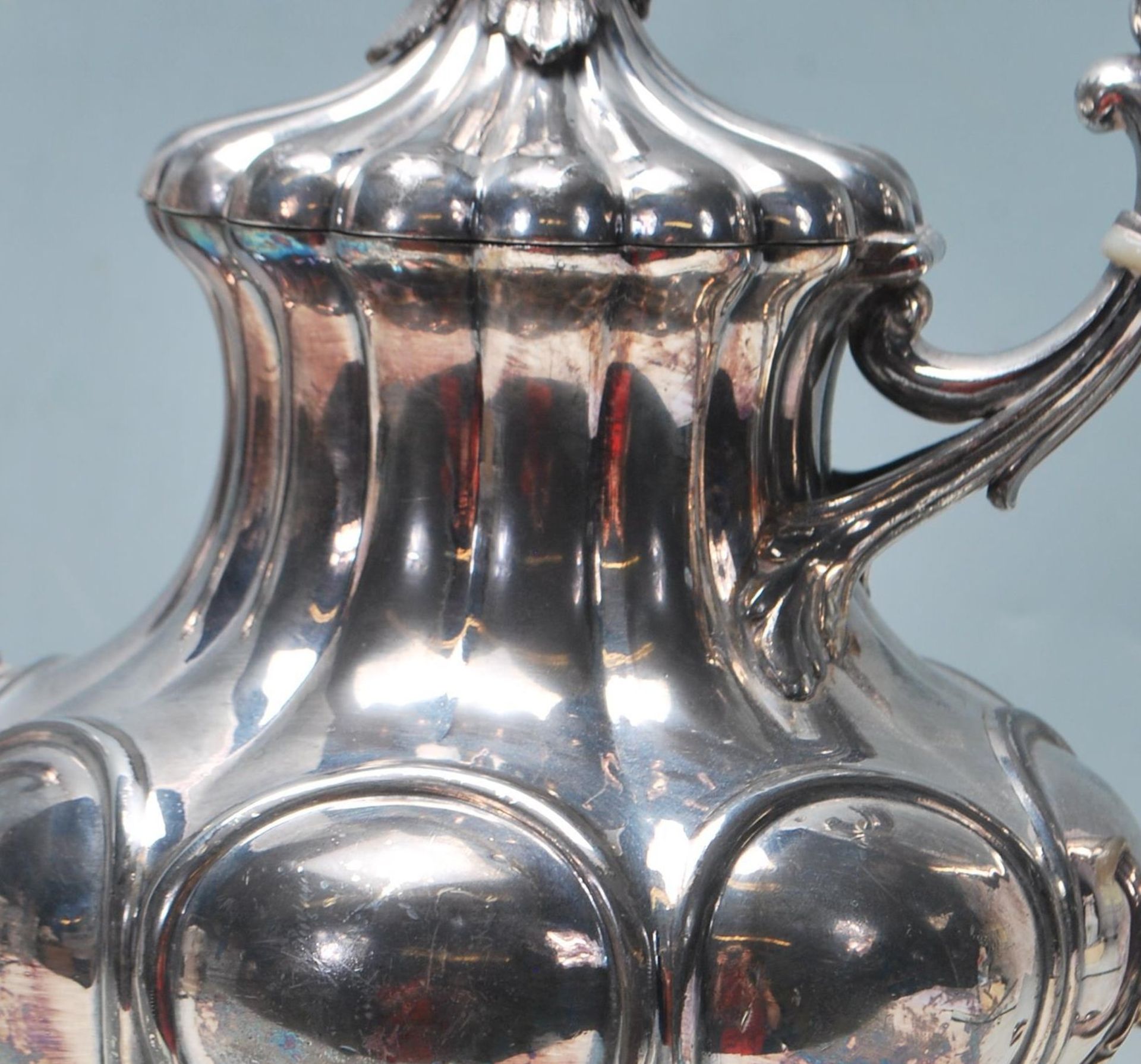 SILVER PLATED REED & BARTON AMERICAN TEA POT - Image 4 of 10