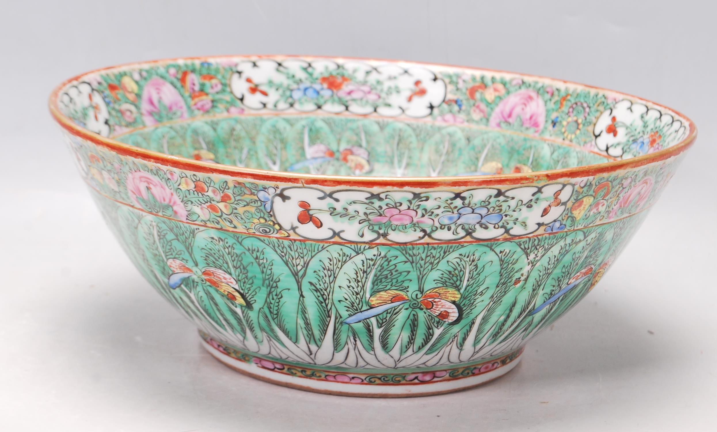 19TH CENTURY CHINESE ORIENTAL CENTRE PIECE BOWL - Image 3 of 11