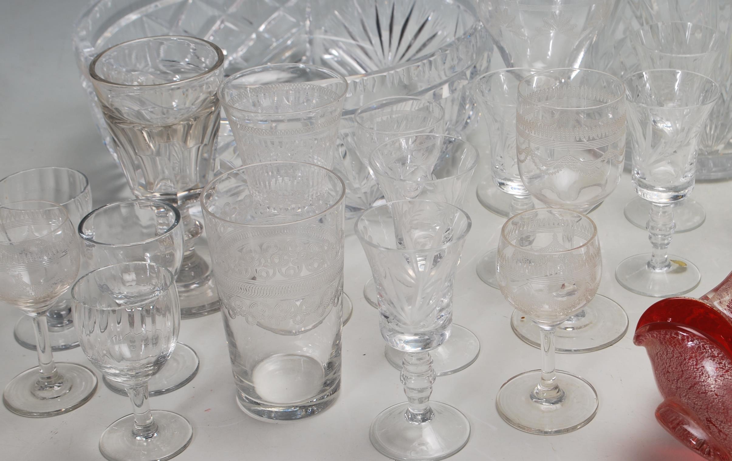 LARGE COLELCTION OF 10TH CENTURY AND LATER CRYSTAL GLASS - Image 5 of 10