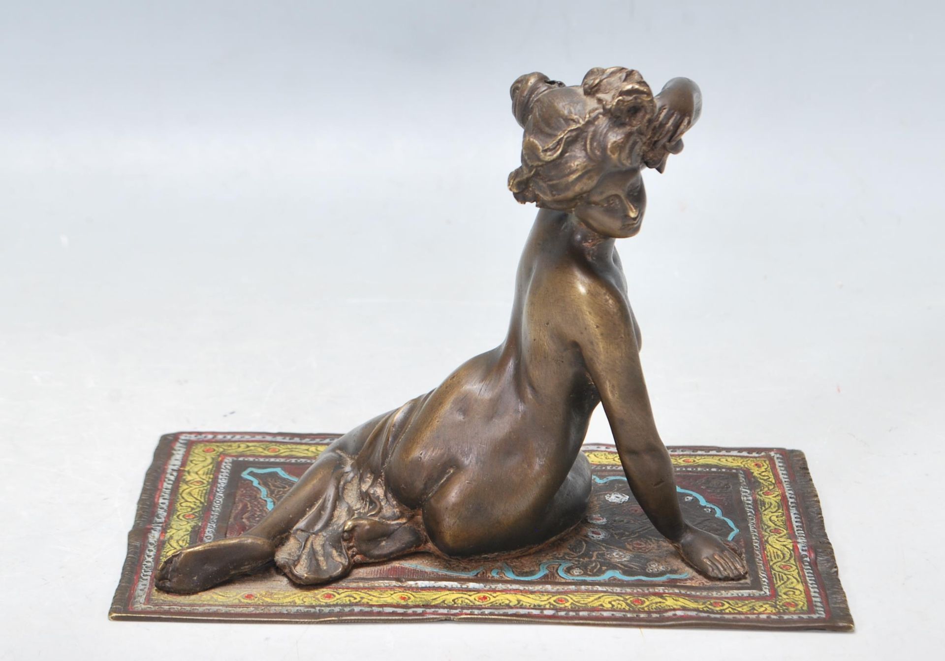 20TH CENTURY VIENNA BRONZE FIGURINE OF A LADY ON A RUG - Image 4 of 8
