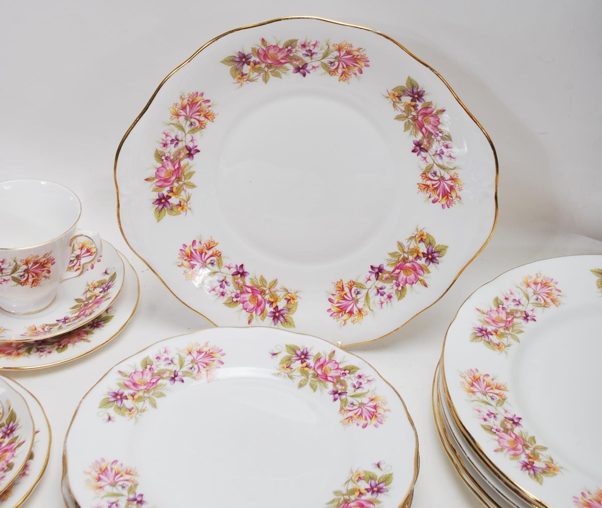 COLCLOUGH WAYSIDE PATTERN DINNER SERVICE - Image 7 of 12