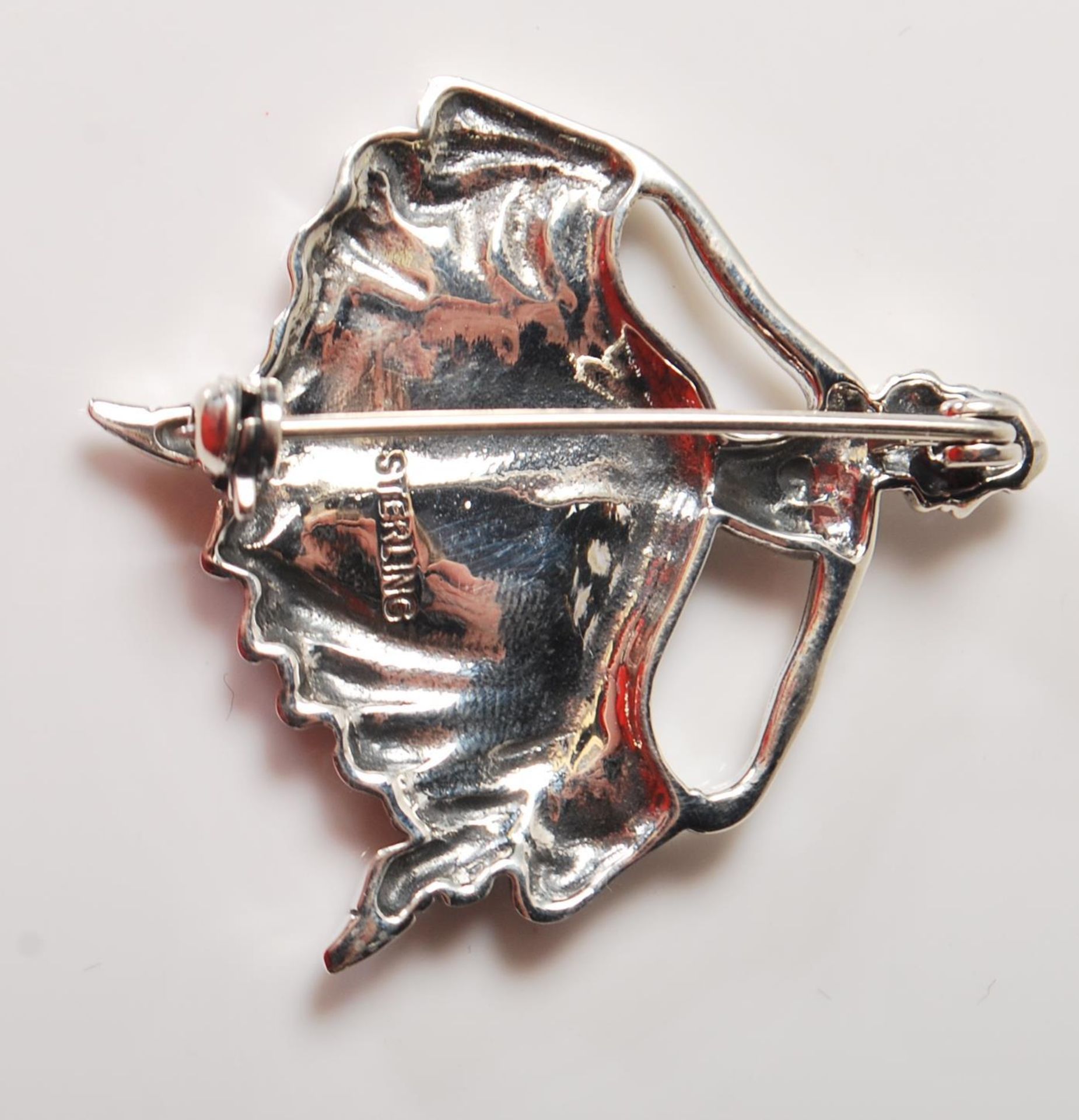 A SILVER BALLROOM DANCER BROOCH - Image 3 of 4