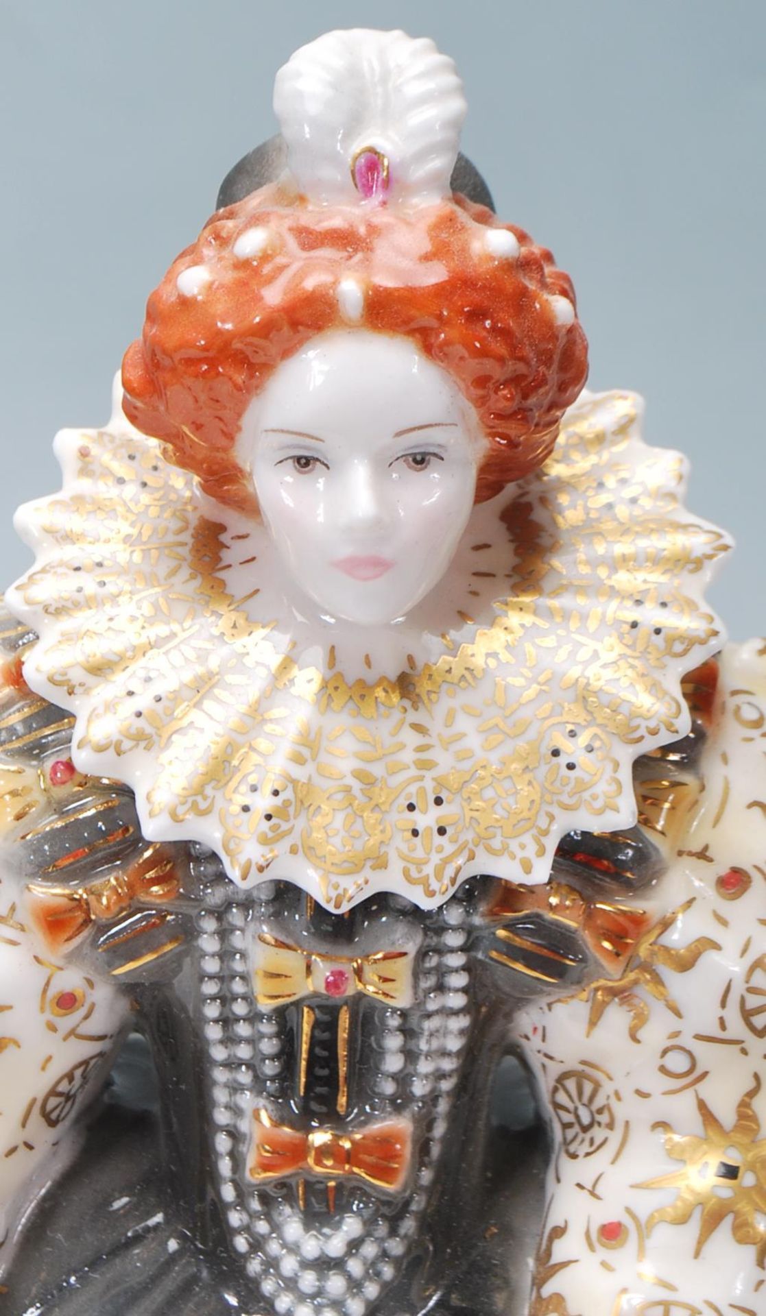 AROYAL WORCESTER QUEEN ELIZABETH I LIMITED EDITION CERAMIC FIGURINE 944/4500 - Image 2 of 7