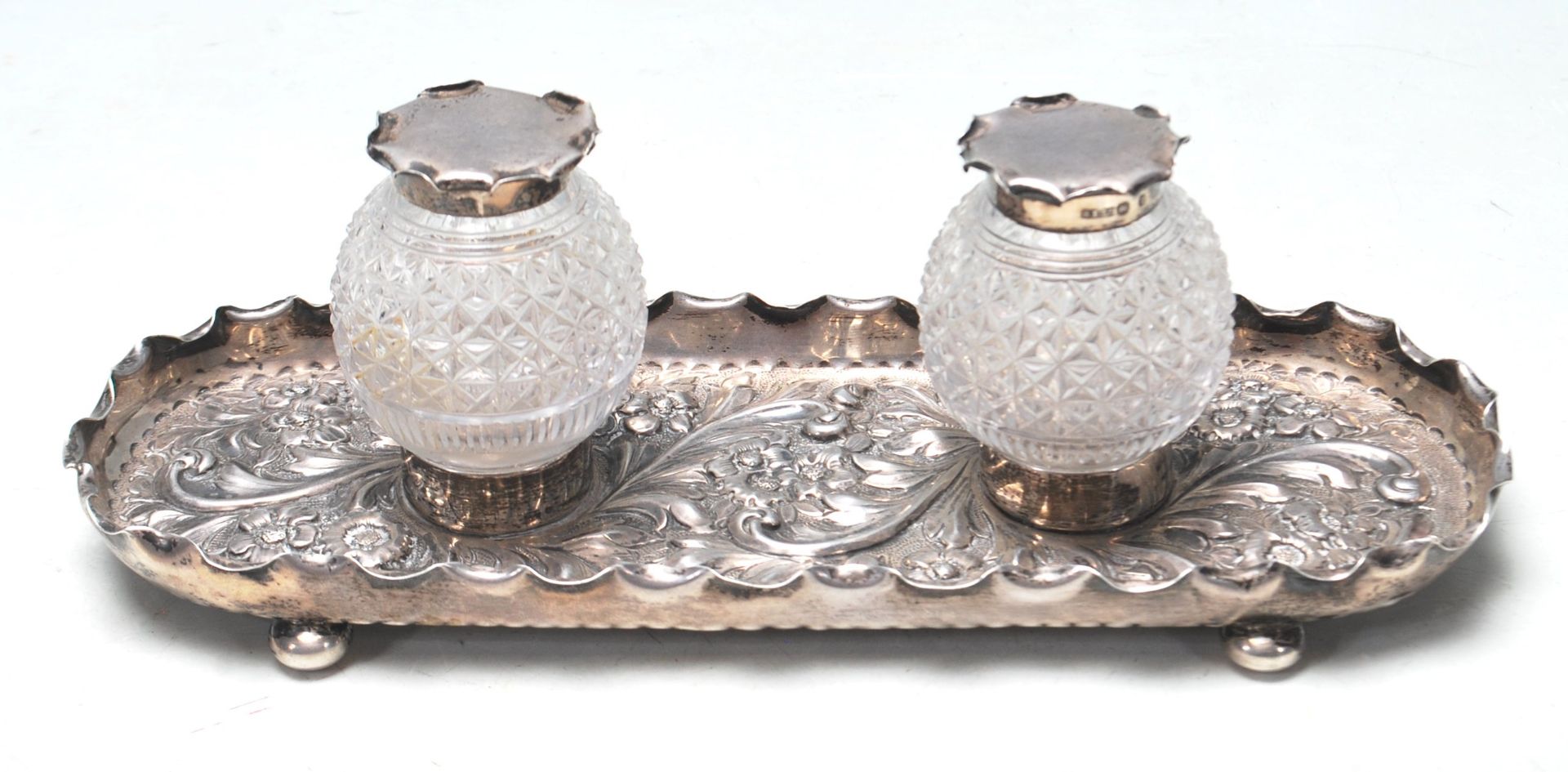 19TH CENTURY VICTORIAN HALLMARKED STERLING SILVER CRUET SET