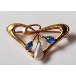 ANTIQUE ART NOUVEAU SAPPHIRE AND 9CT GOLD BROOCH