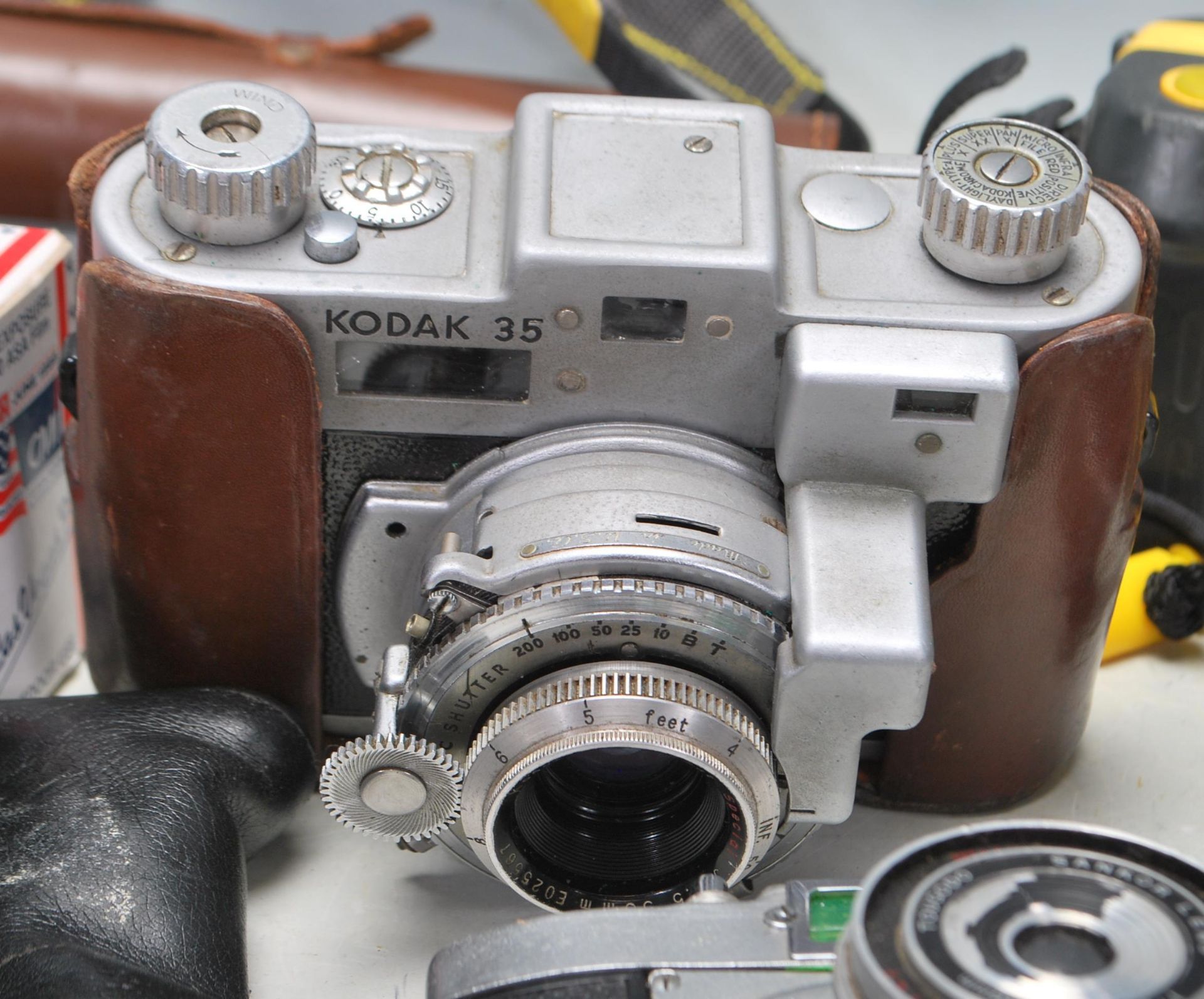 COLLECTION OF RETRO 20TH CENTURY 35MM CAMERAS AND DIGITAL CAMERAS - Image 9 of 11