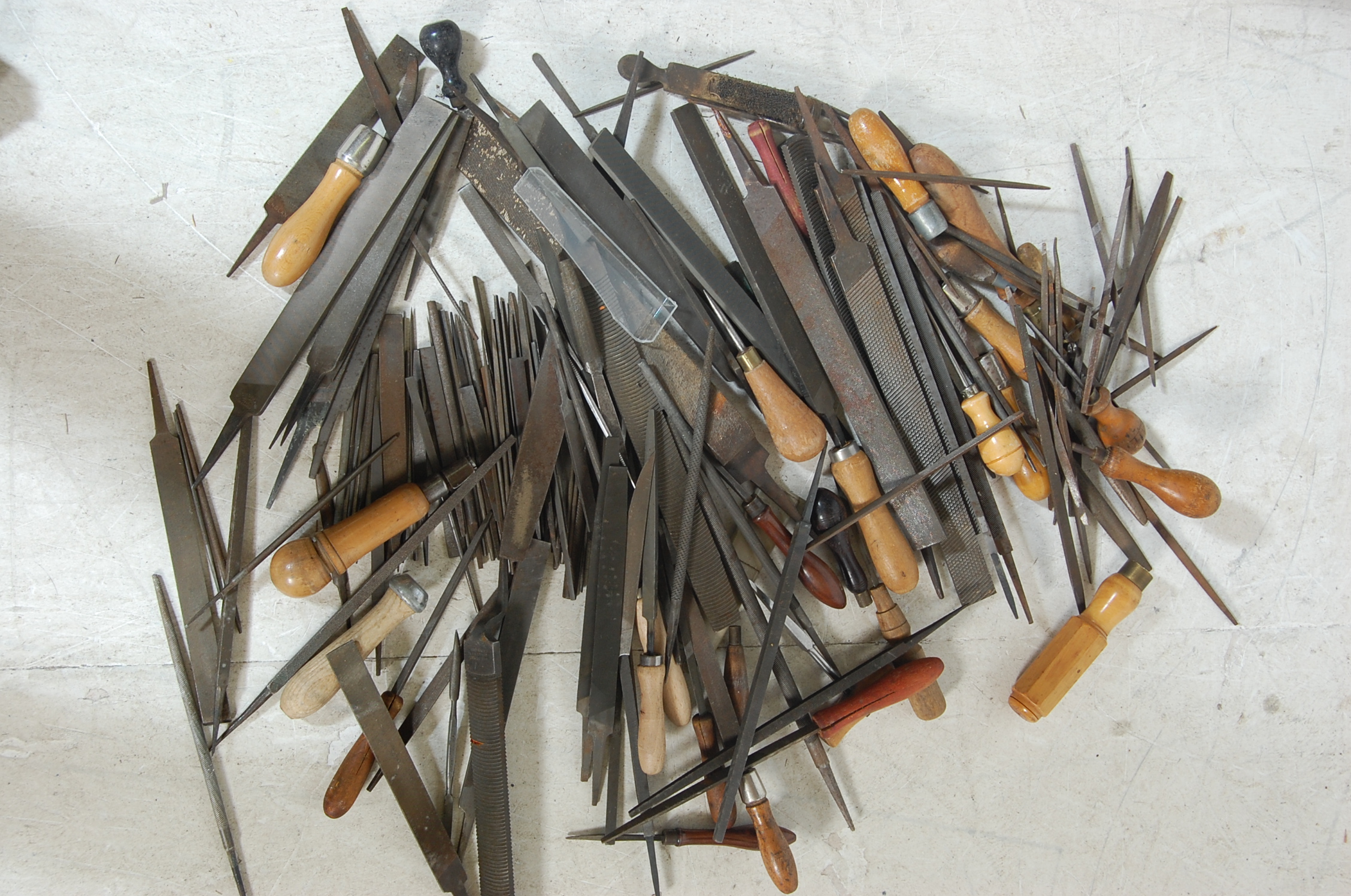 LARGE QUANTITY OF VINTAGE WOODWORKING TOOLS - Image 13 of 23