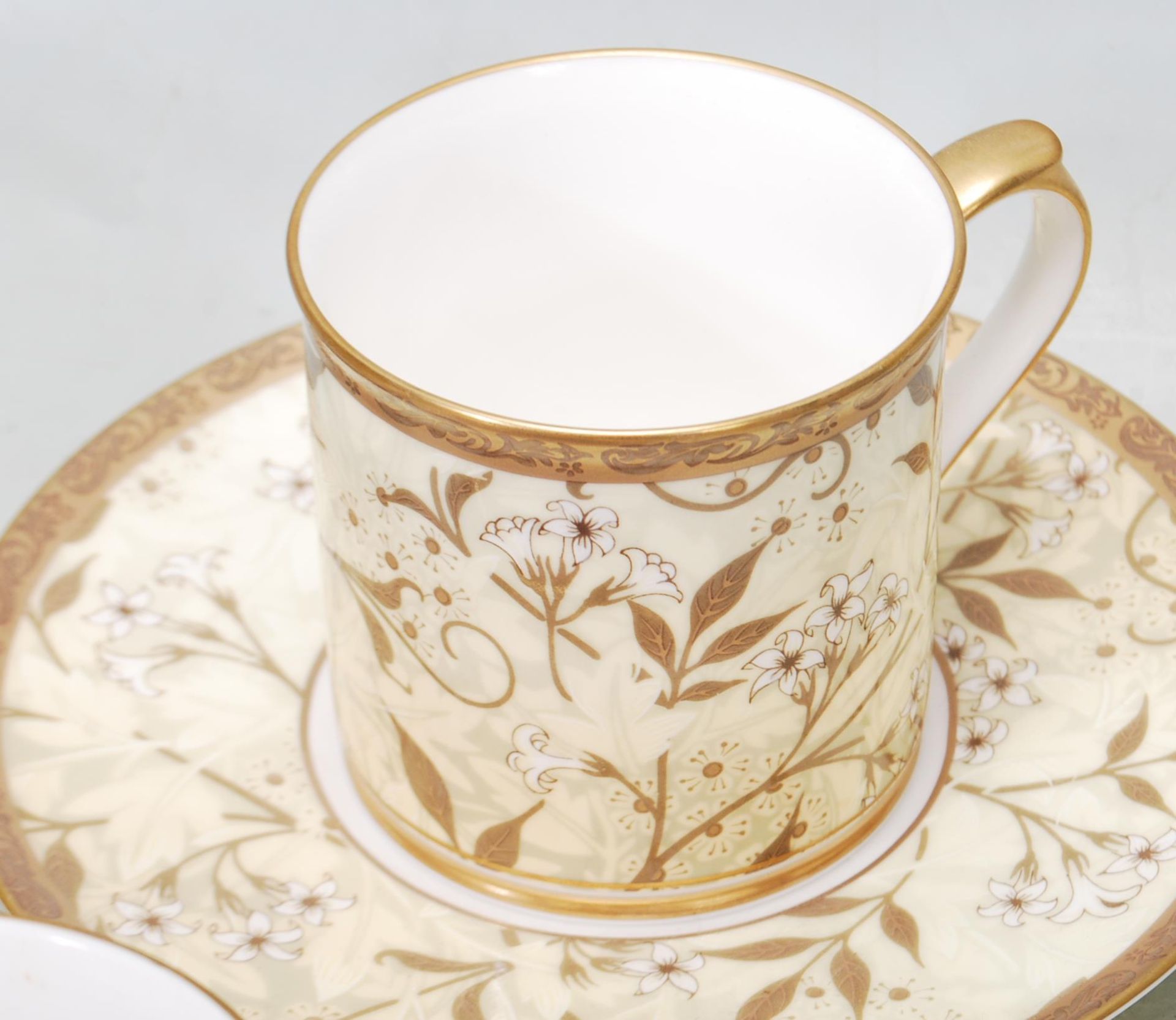 A SET OF SIX 20TH CENTURY WILLIAM MORRIS - VICTORIAN AND ALBERT TEA SERVICE - Image 7 of 11