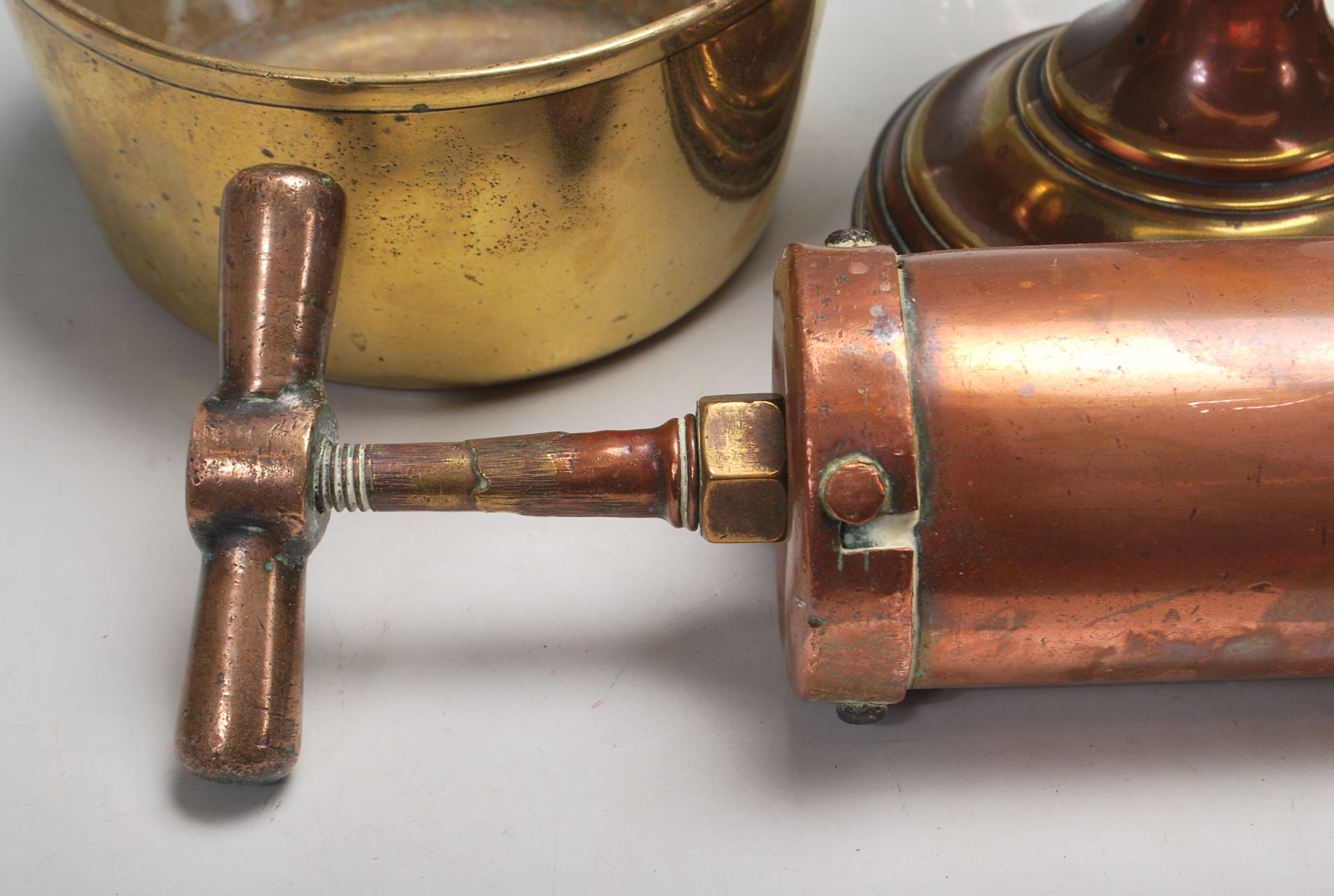 COLLECTION OF VICTORIAN AND LATER COPPER AND BRASS - Image 6 of 6