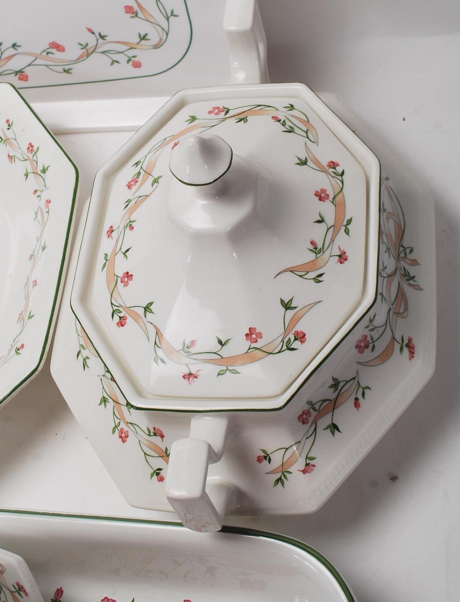 LAARGE DINNER SERVICE BY JOHNSON BROS ETERNAL BEAU - Image 2 of 19