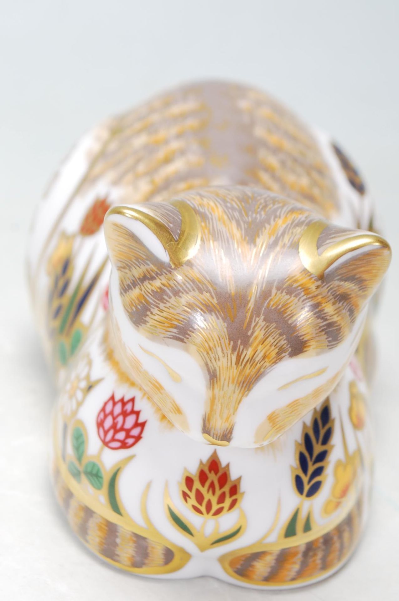 ROYAL CROWN DERBY COTTAGE CAT PAPERWEIGHT WITH GOLD STOPPER - Image 3 of 5