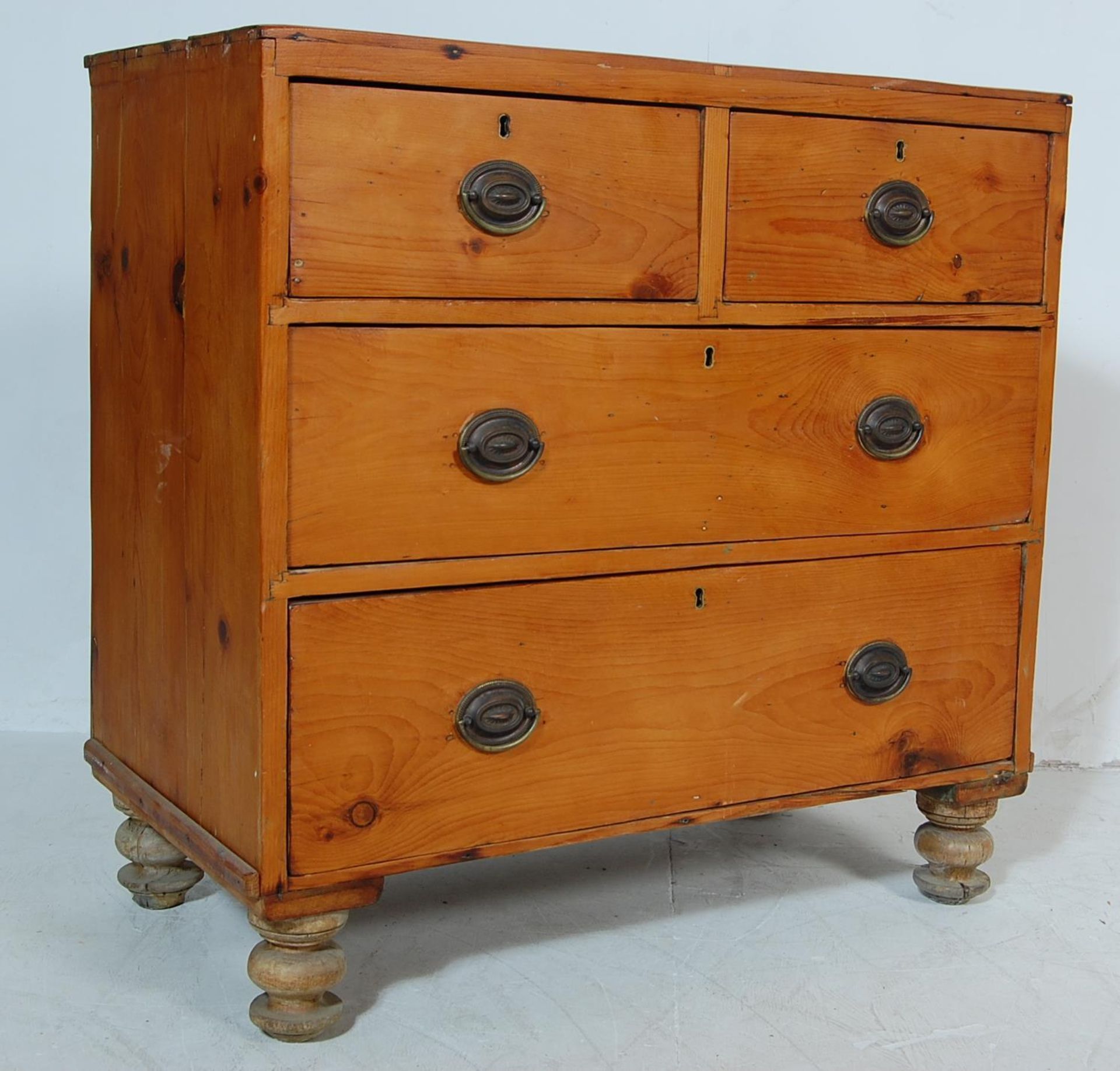 VICTORIAN 19TH CENTURY COTTAGE CHEST OF DRAWERS