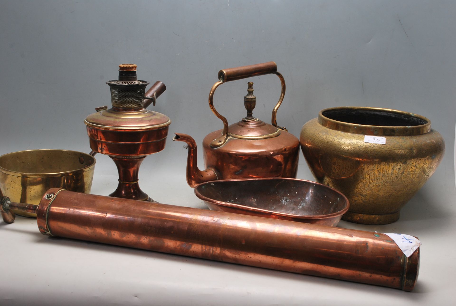 COLLECTION OF VICTORIAN AND LATER COPPER AND BRASS