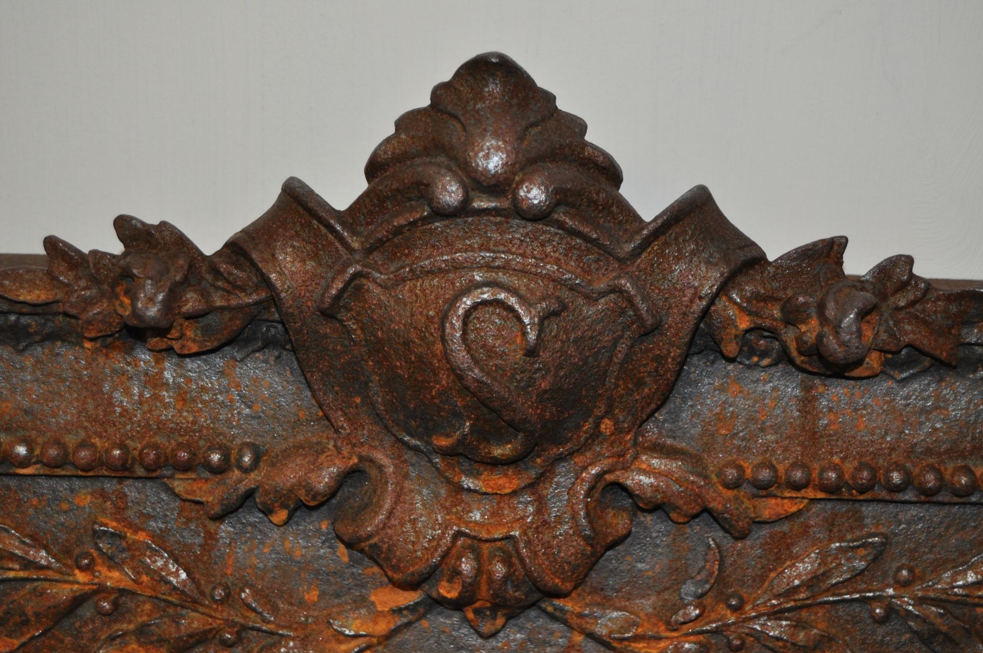 VICTORIAN CAST IRON FIREBACK - Image 4 of 5