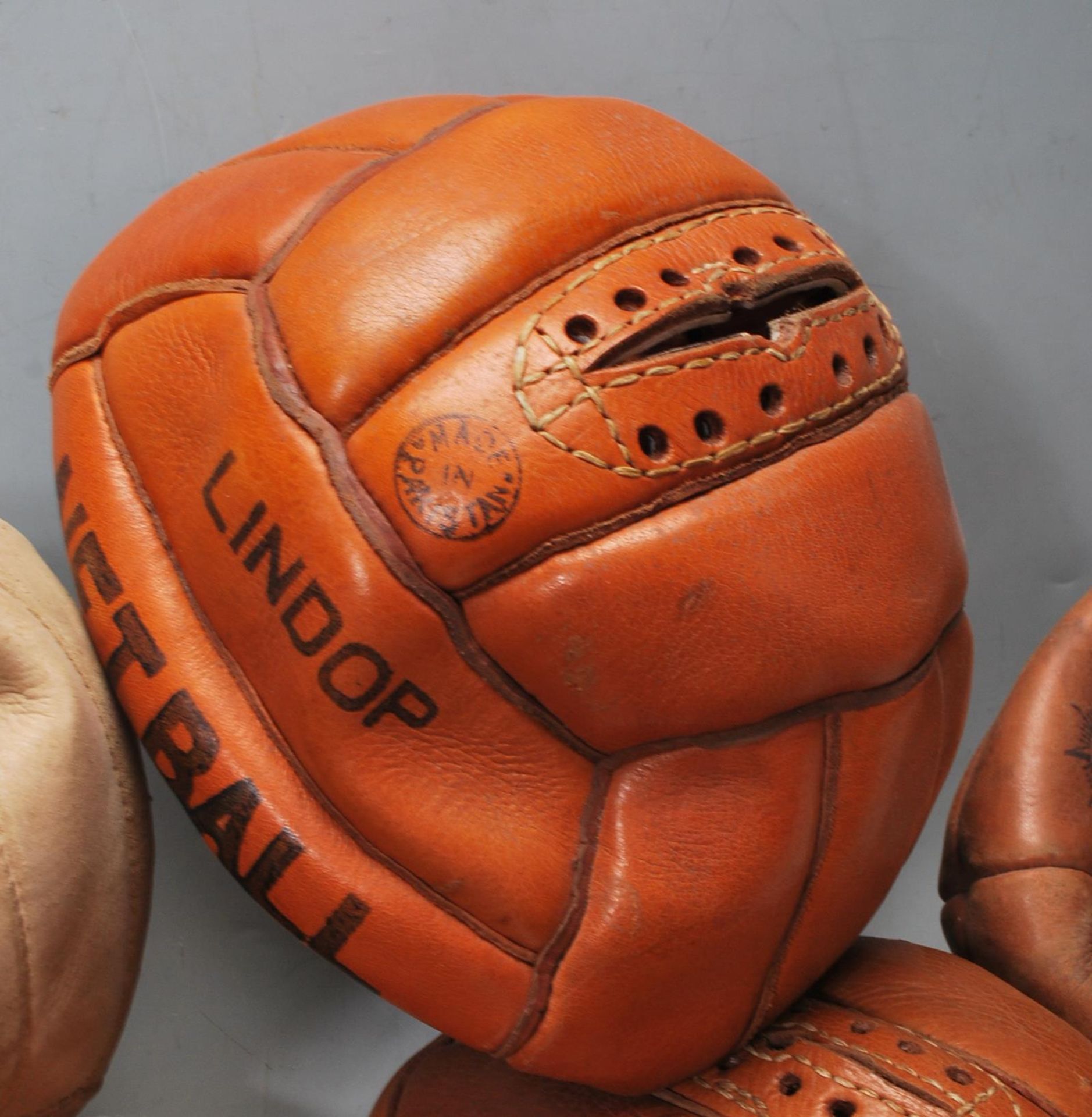 VINTAGE LINDOP LEATHER NETBALLS & INTERNATIONAL RUGBY BALL - Image 3 of 7