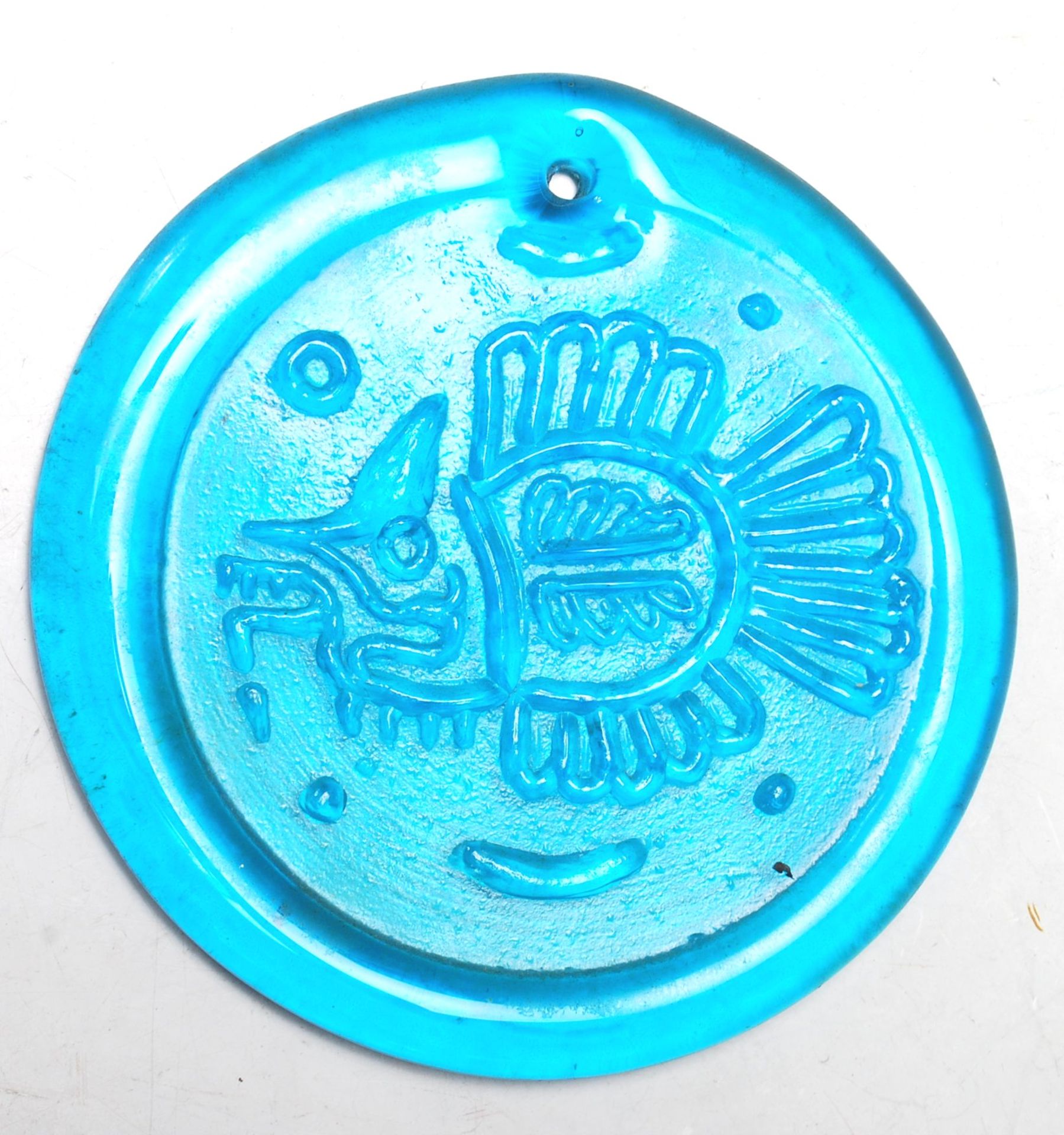 UNUSUAL 1960'S RETRO VINTAGE BLUE GLASS FISH DISC