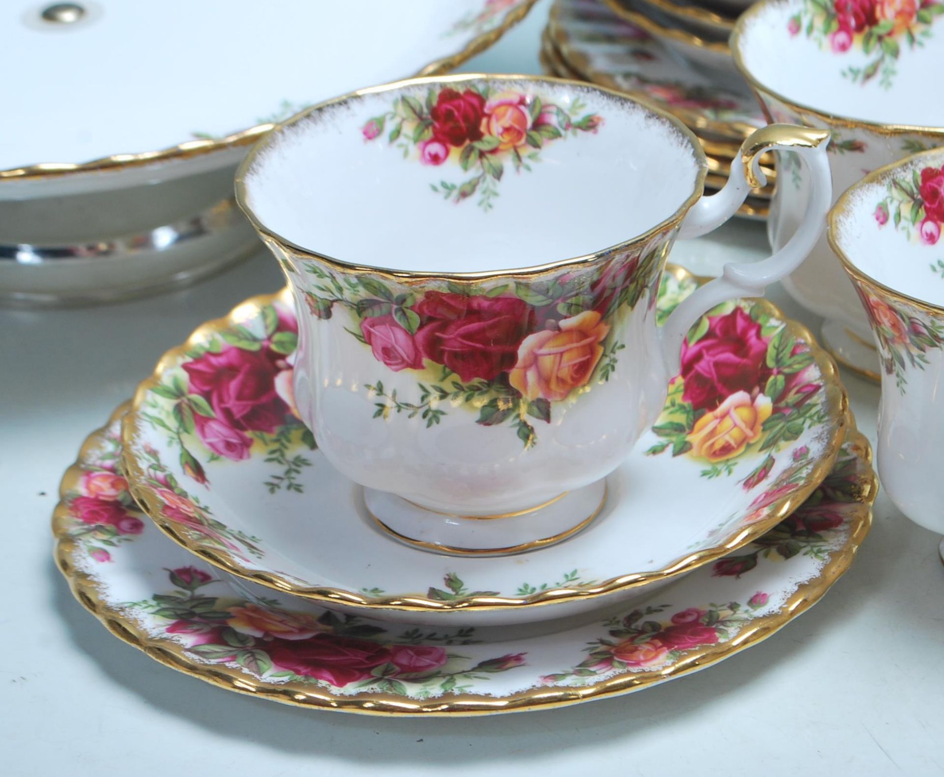 VINTAGE 20TH CENTURY ROYAL ALBERT OLD COUNTRY ROSES TEA SERVICE - Image 4 of 20