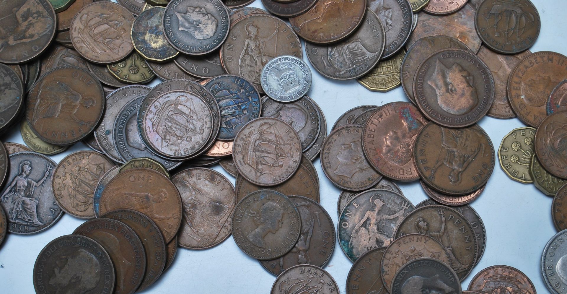 LARGE COLLECTION OF 19TH AND 20TH CENTURY COINS - Image 6 of 18